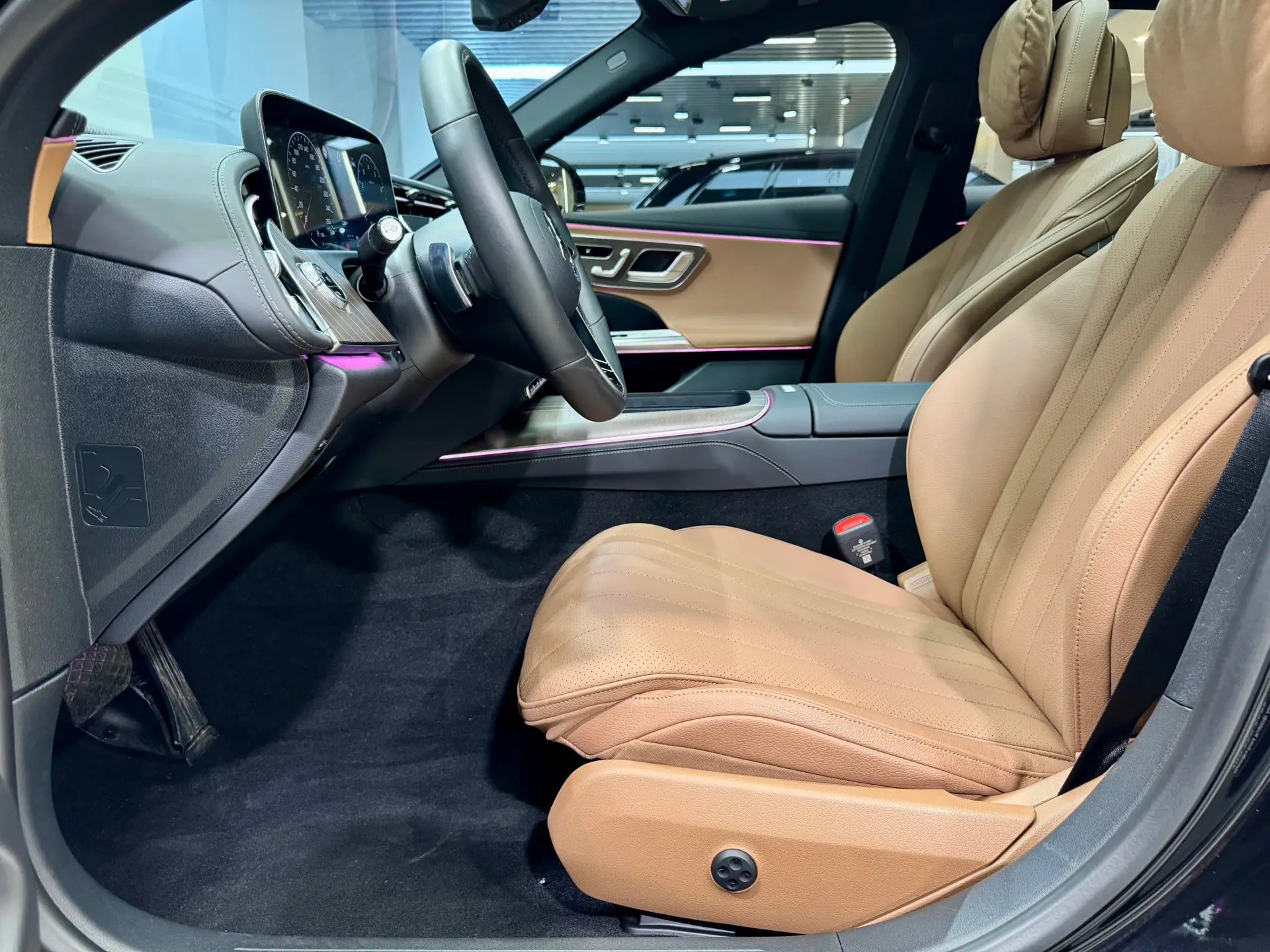 Mercedes-Benz E 300 L, 2024 6