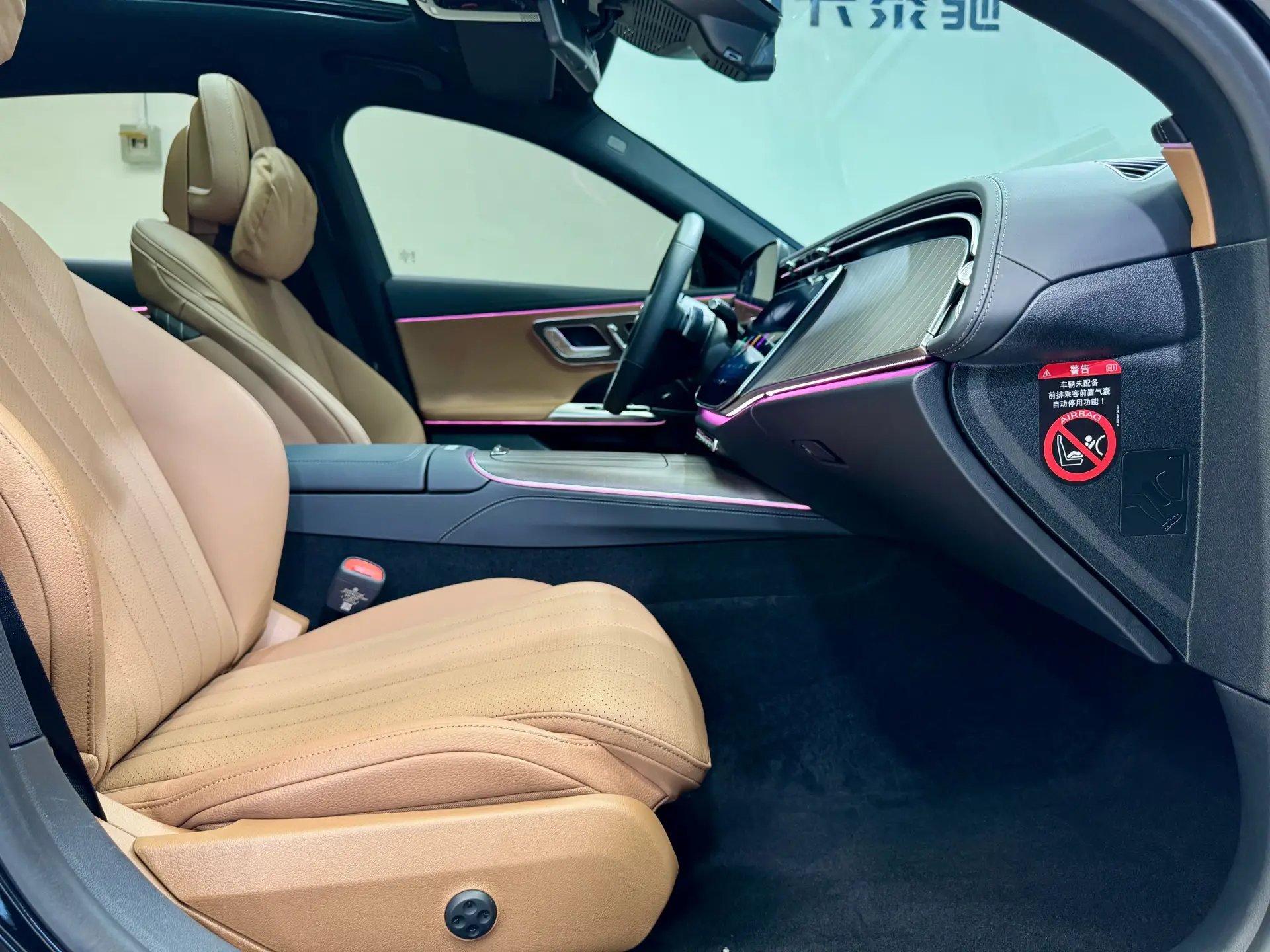 Mercedes-Benz E 300 L, 2024 8