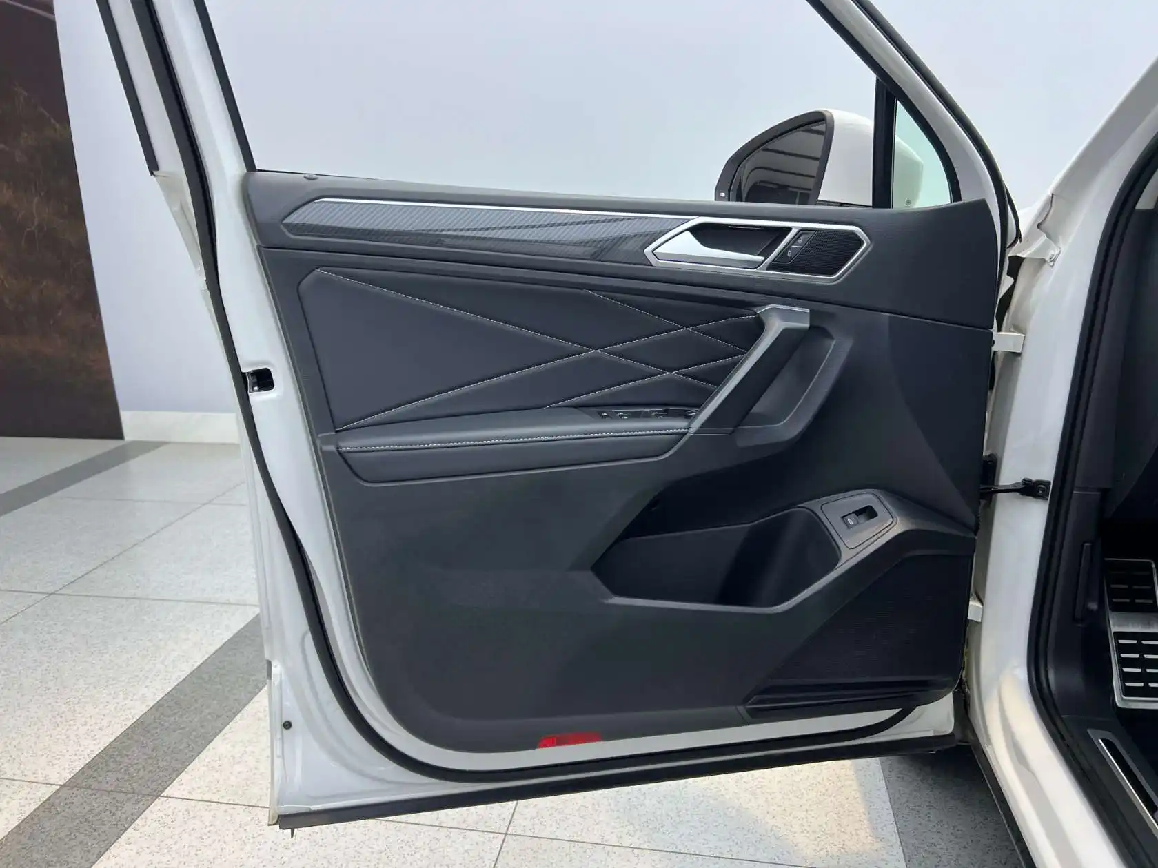 Volkswagen Tiguan L, 2022 11