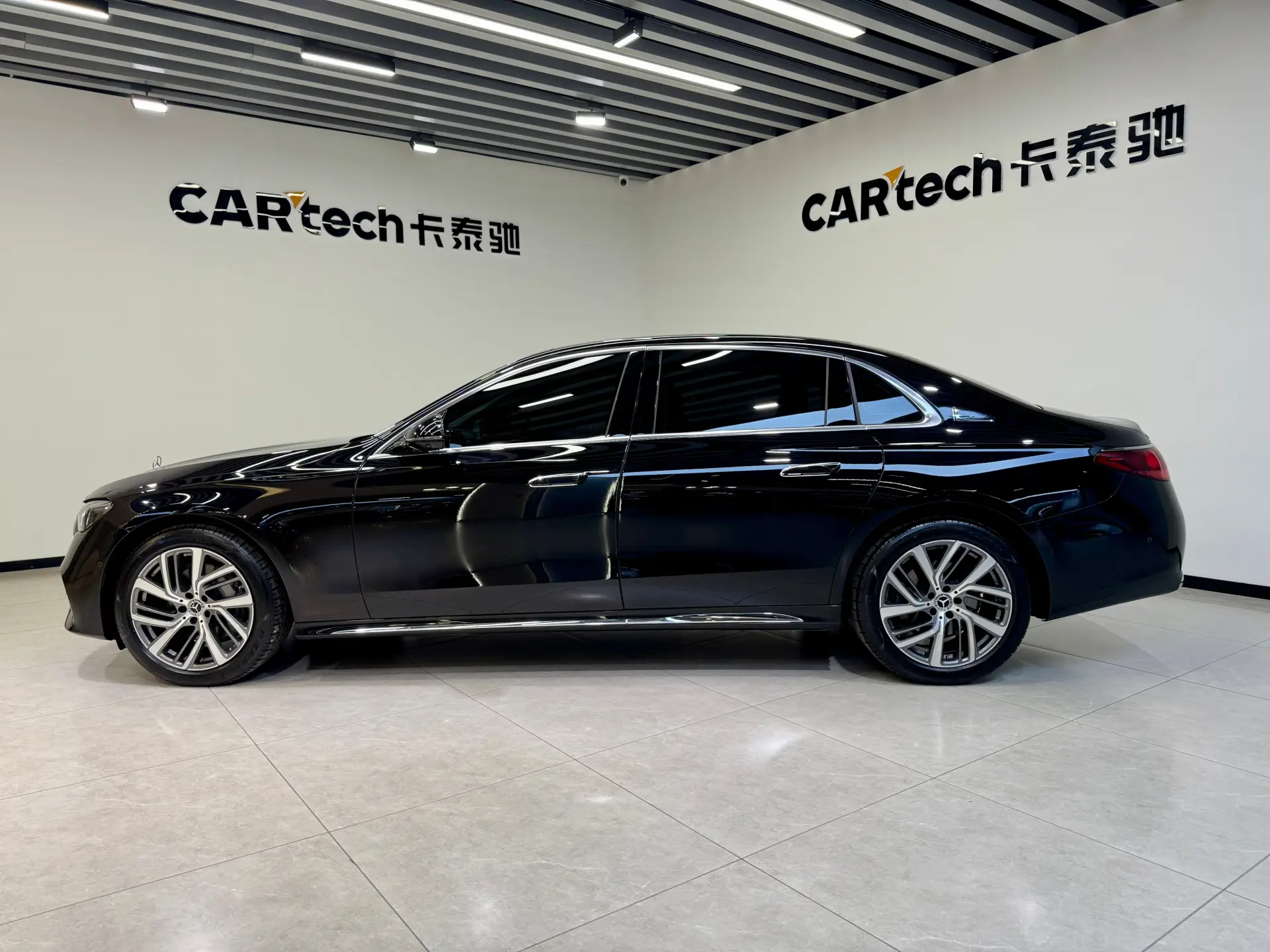 Mercedes-Benz E 300 L, 2024 29