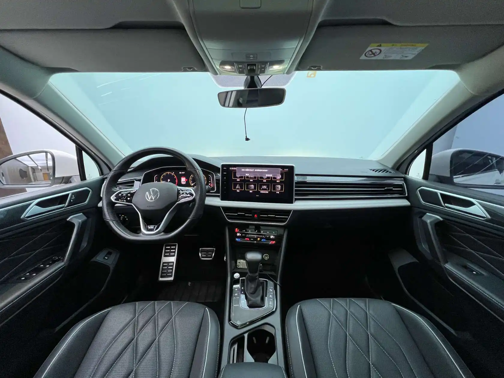 Volkswagen Tiguan L, 2022 22