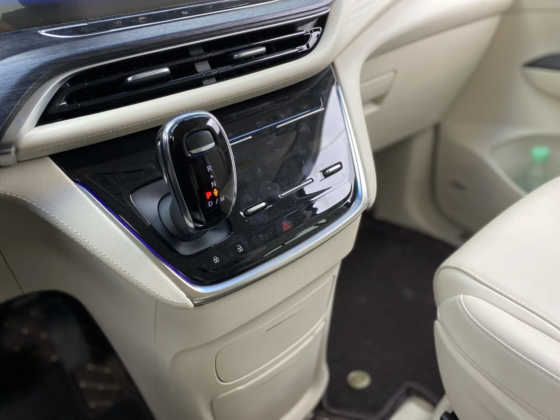Buick GL8, 2023 10