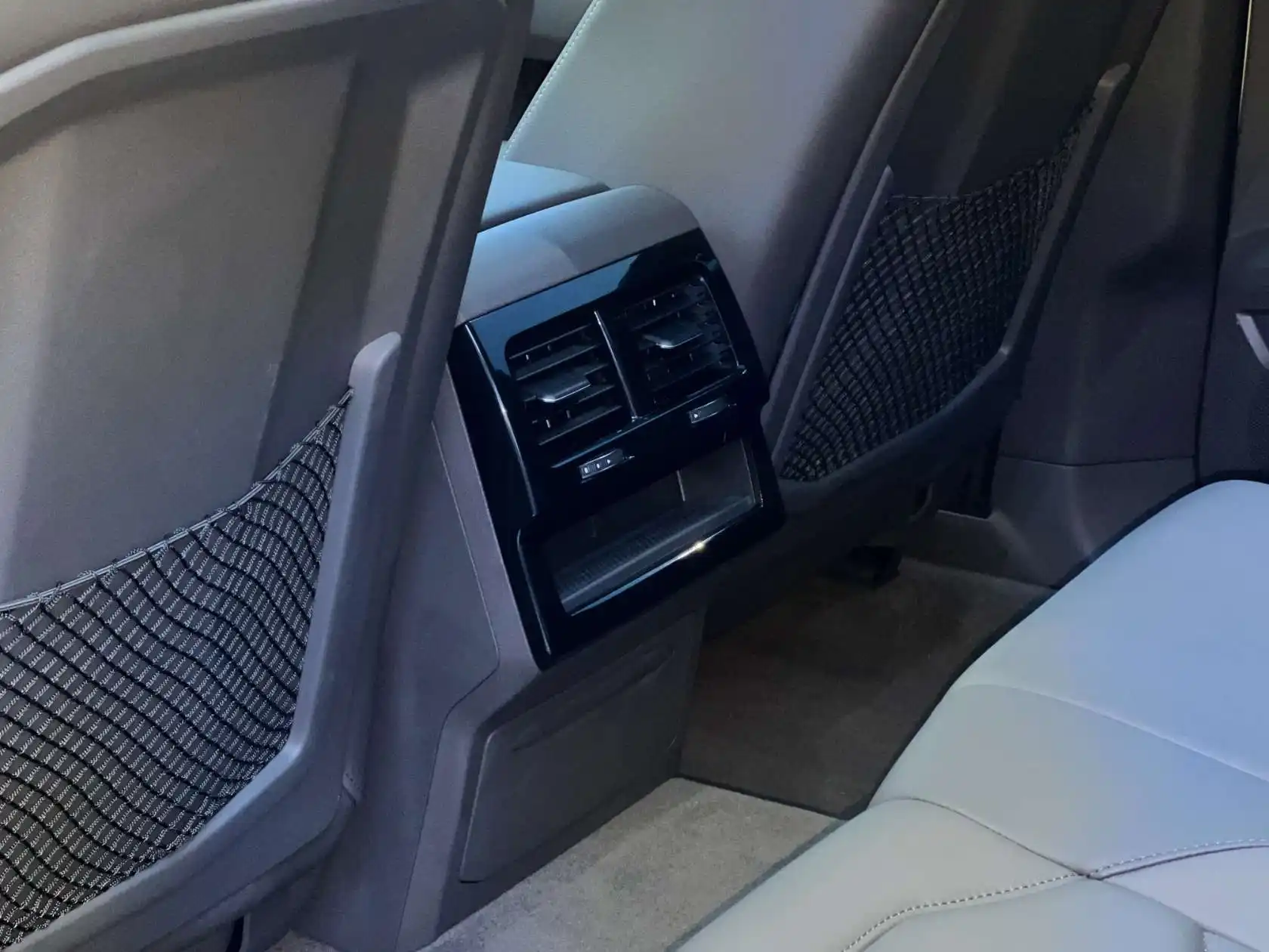 Volkswagen Touareg, 2022 17