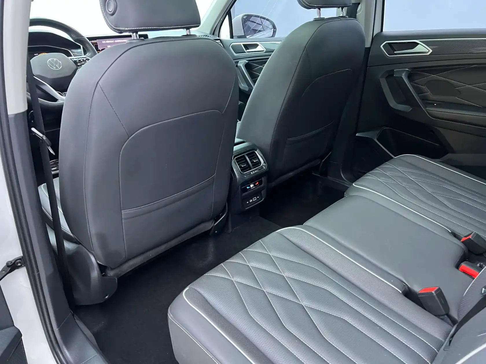 Volkswagen Tiguan L, 2022 13