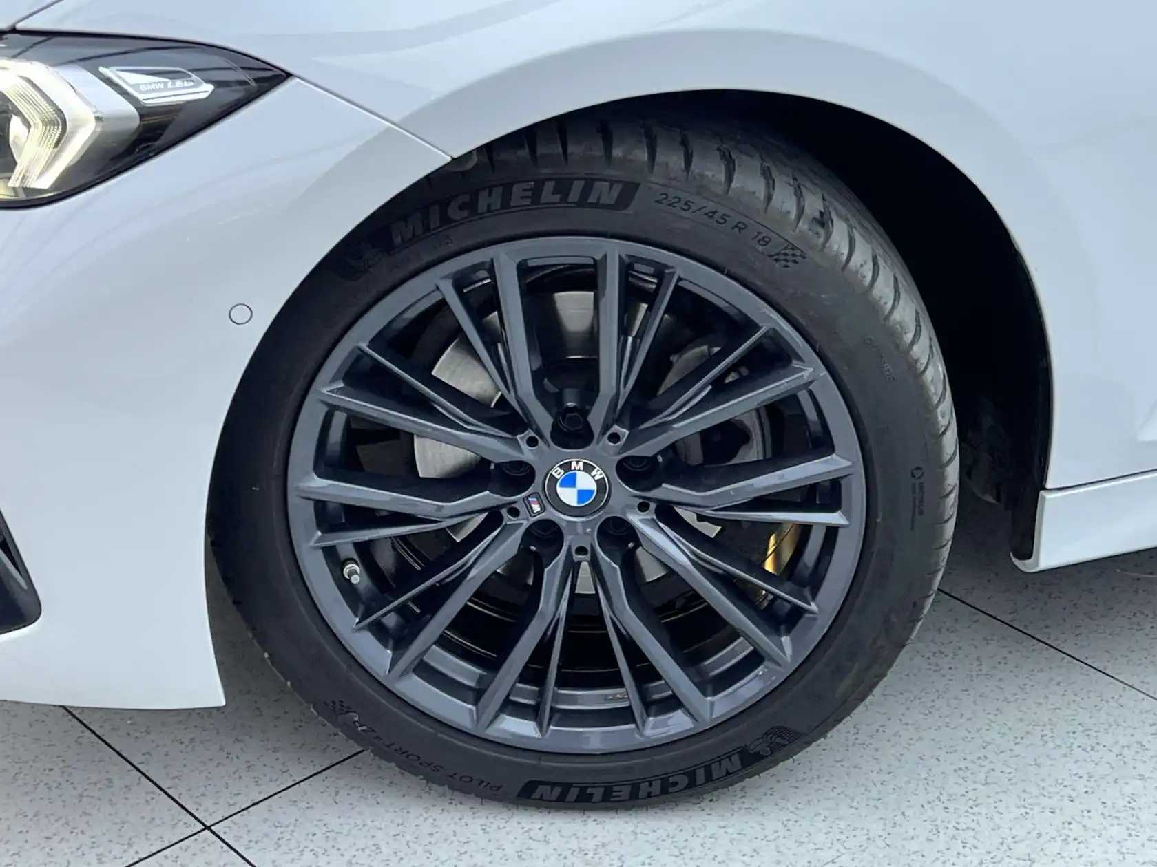 BMW 325Li, 2023 18