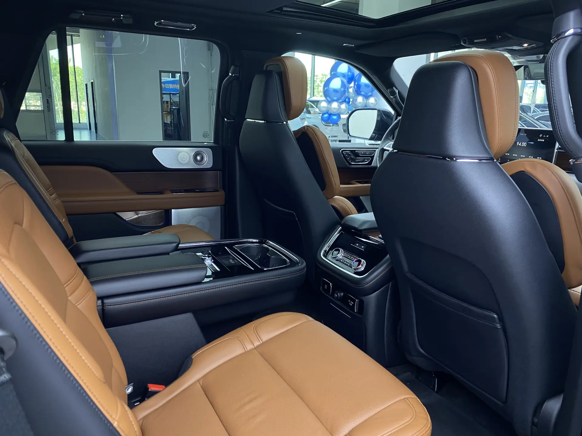 Lincoln Navigator, 2021 11