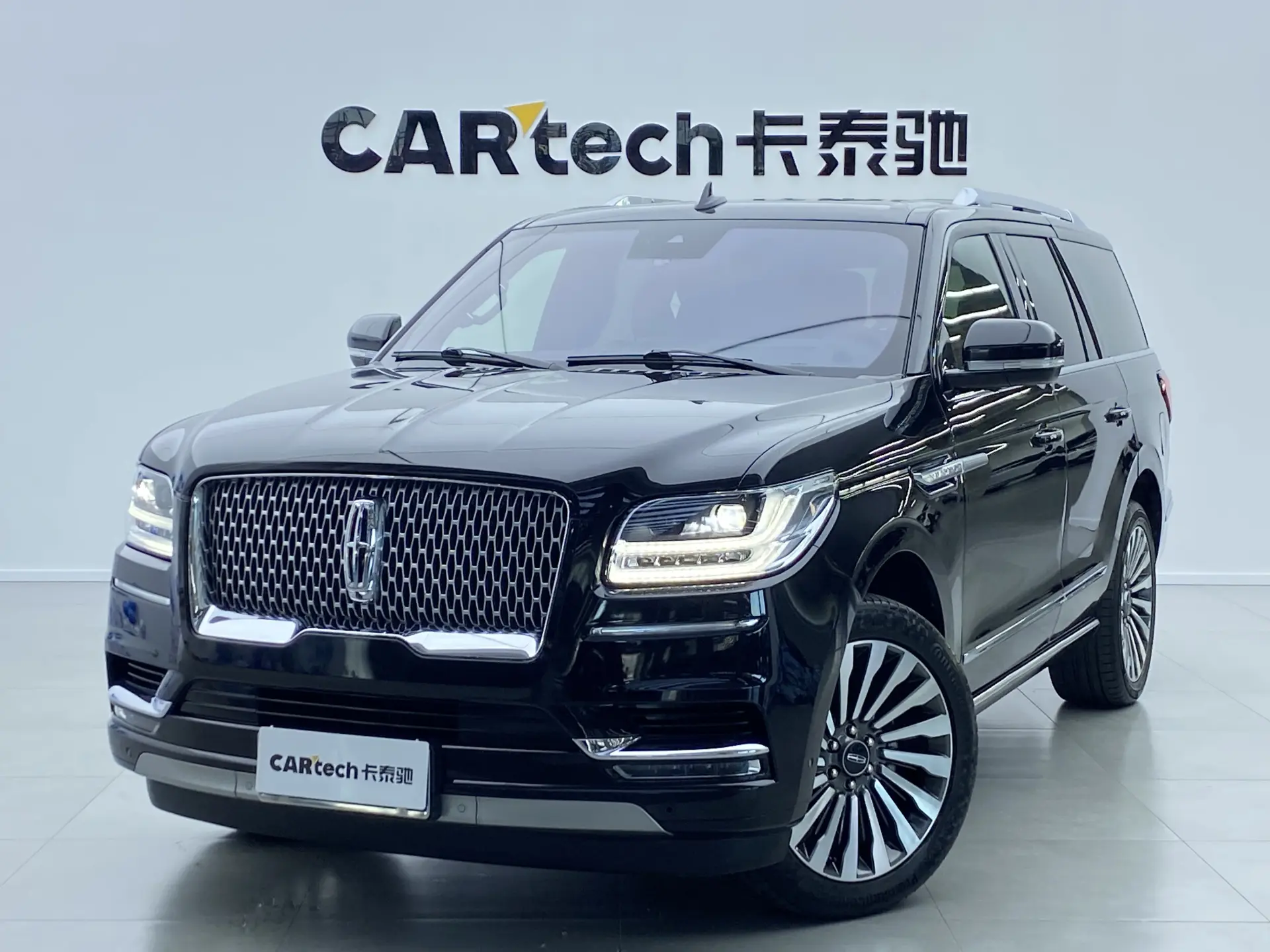 Lincoln Navigator, 2021 все фото