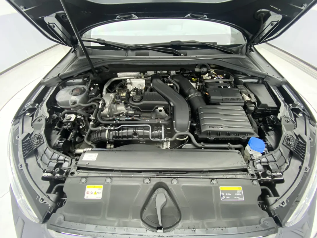Audi Flying Spur, 2025 12