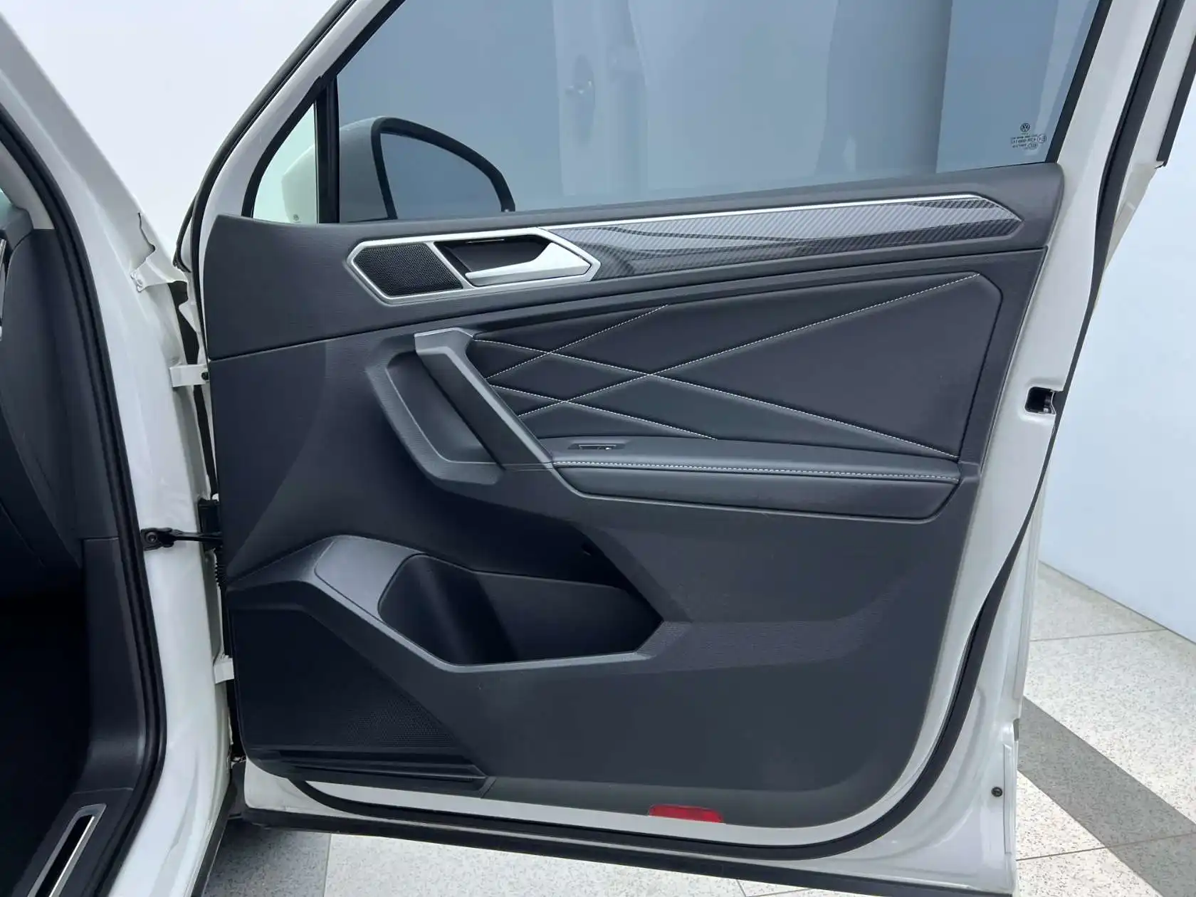 Volkswagen Tiguan L, 2022 21