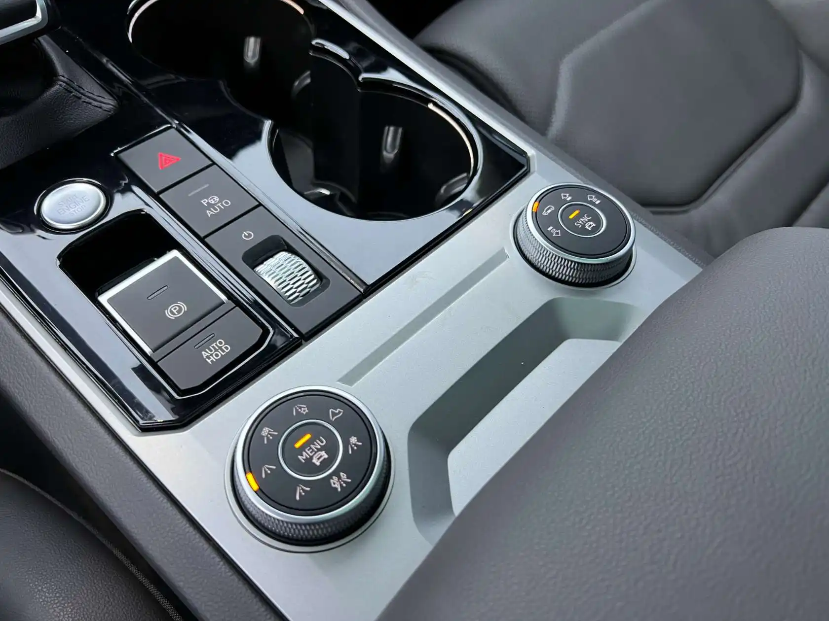 Volkswagen Touareg, 2022 11