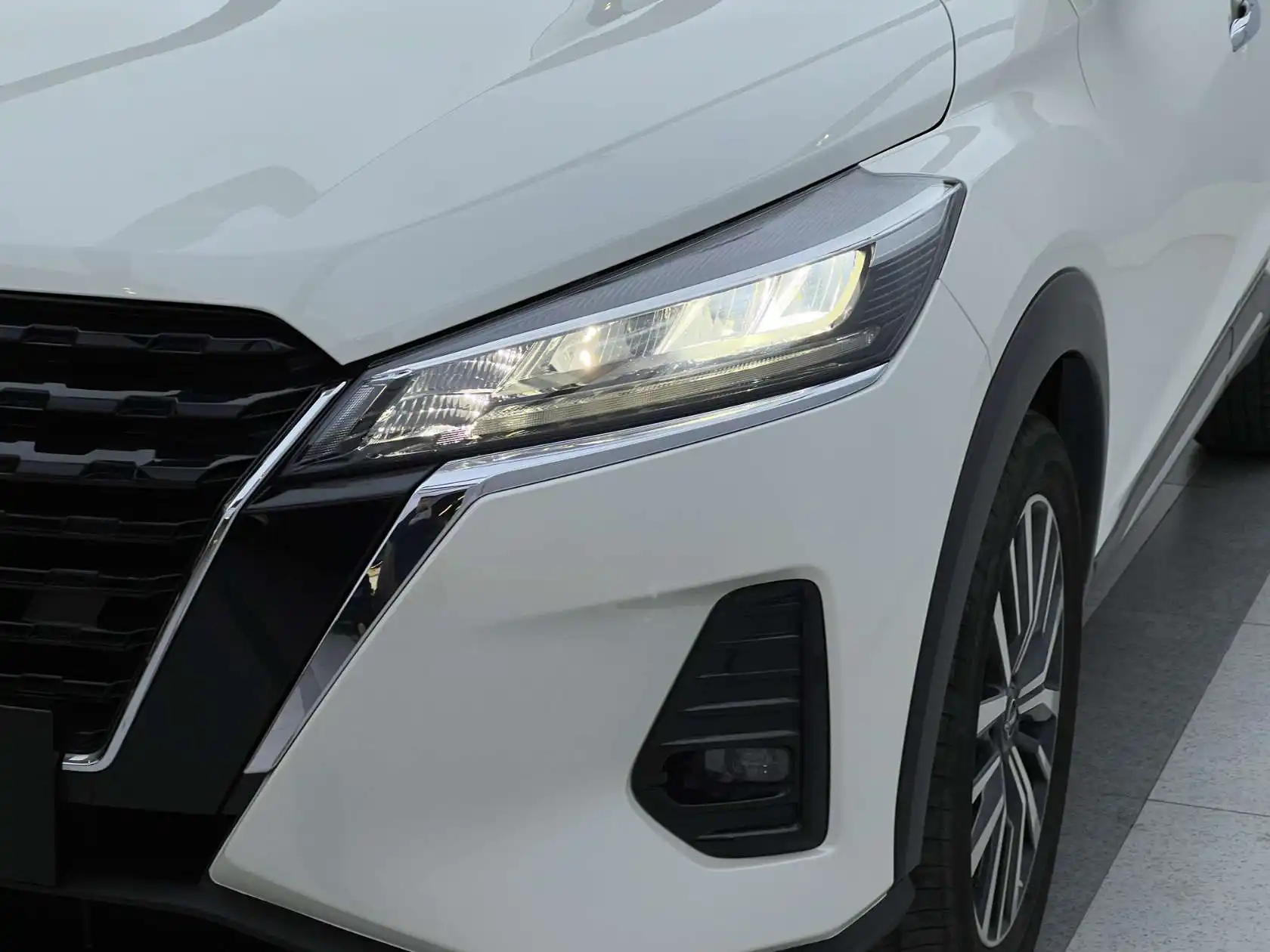 Nissan Kicks, 2023 все фото