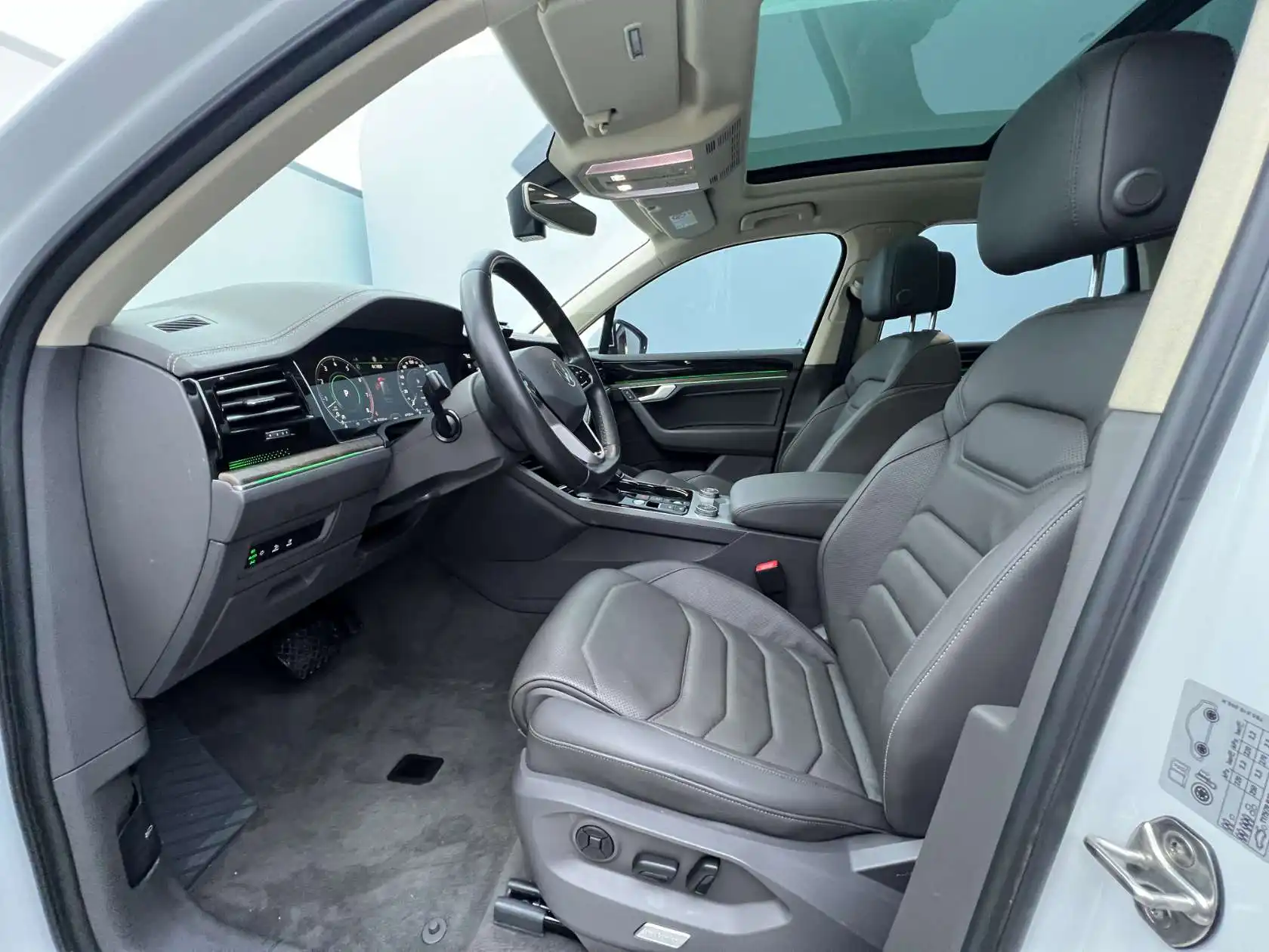 Volkswagen Touareg, 2022 12