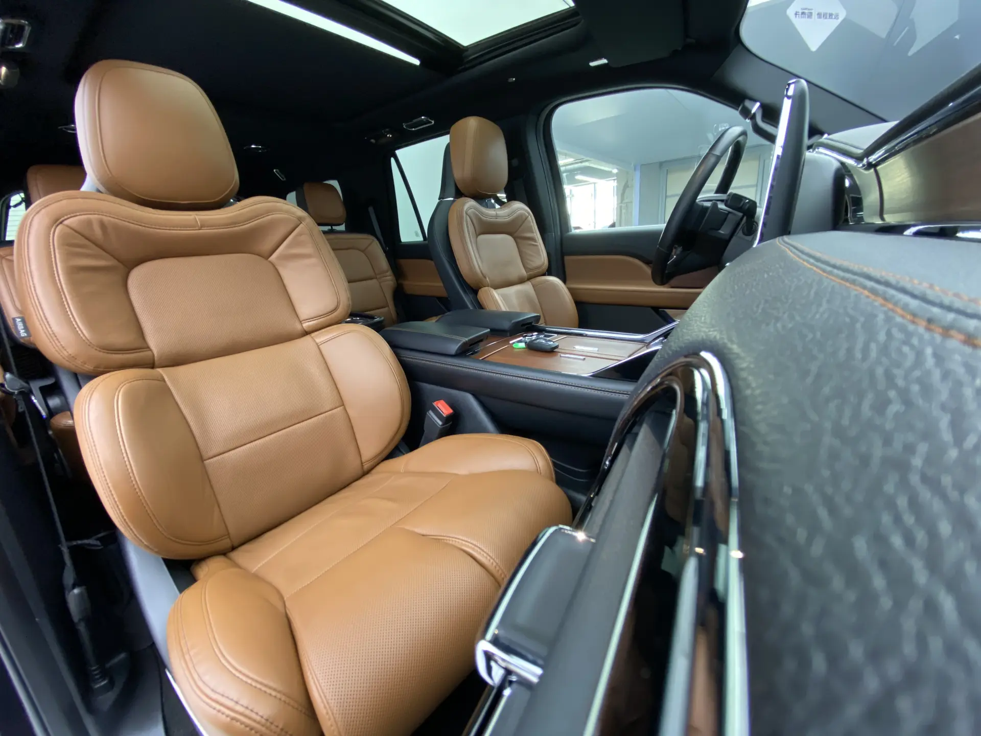 Lincoln Navigator, 2021 10