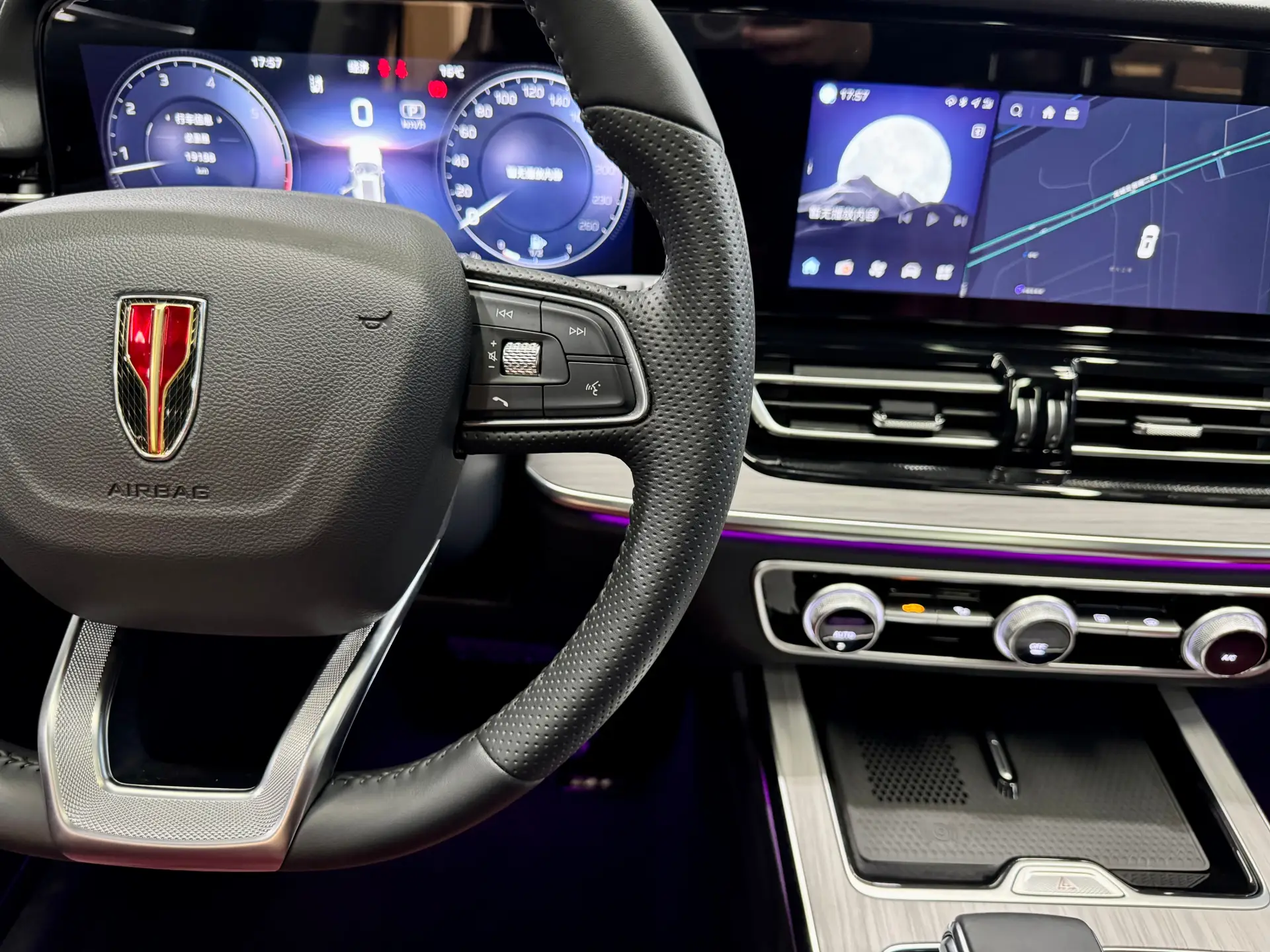 Hongqi HS5, 2024 13