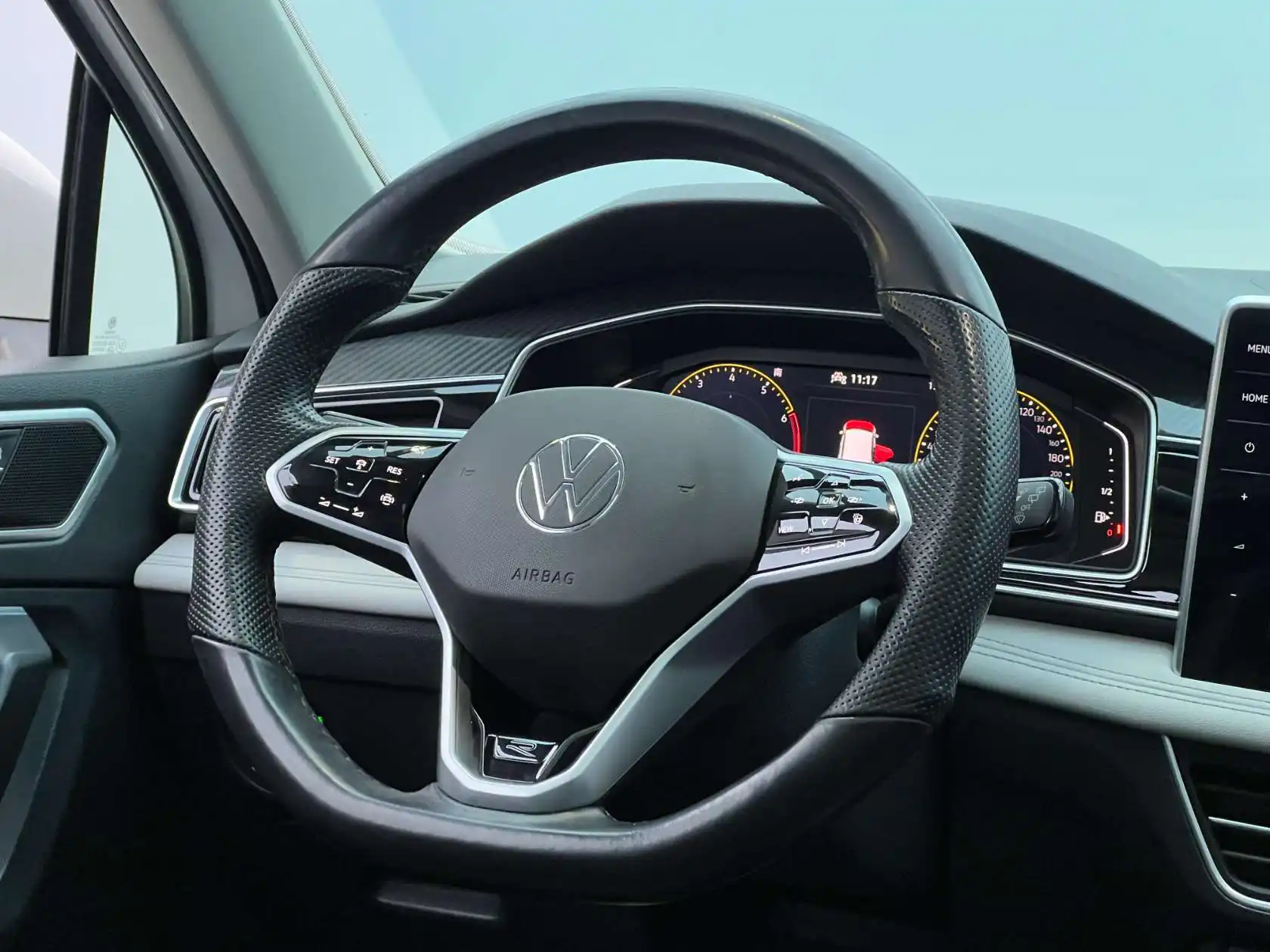 Volkswagen Tiguan L, 2022 24