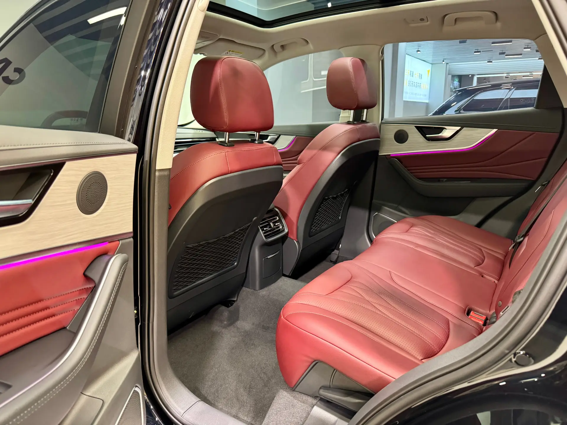 Hongqi HS5, 2024 18