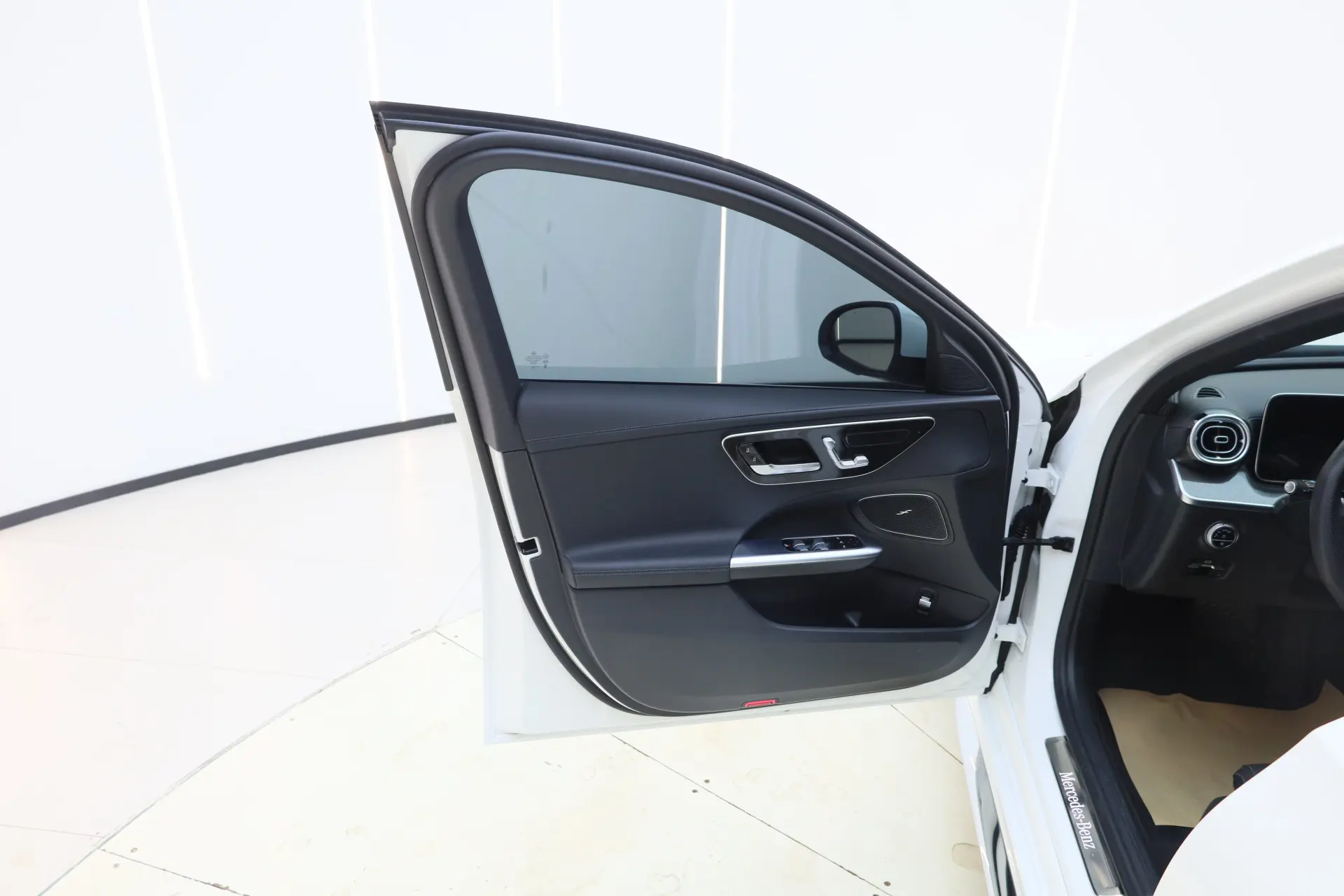 Mercedes-Benz C 260 L, 2023 16