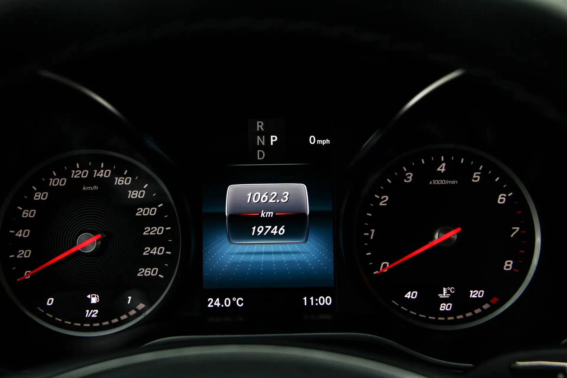 Mercedes-Benz V, 2023 26