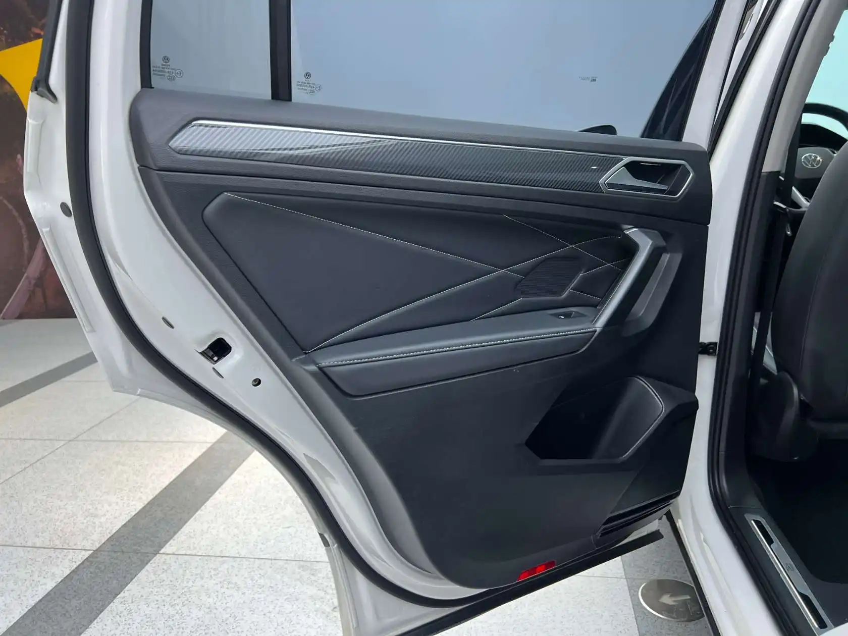 Volkswagen Tiguan L, 2022 15