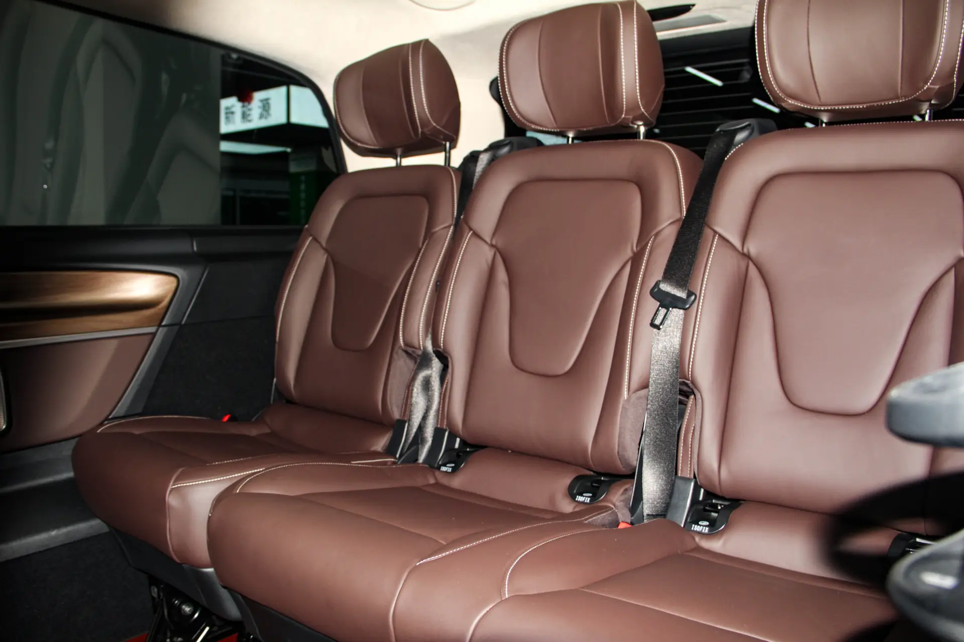 Mercedes-Benz V, 2023 20