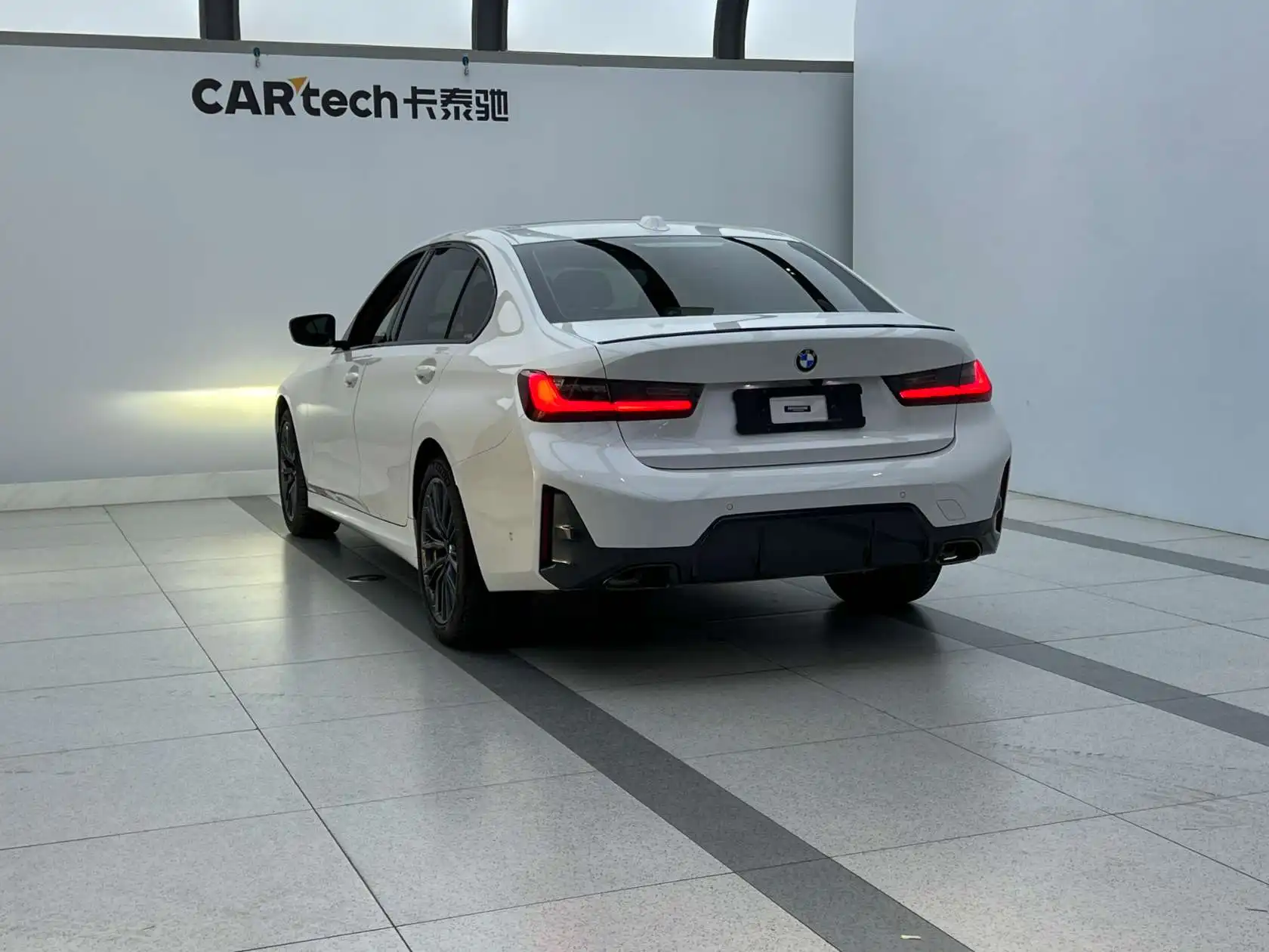 BMW 325Li, 2023 4