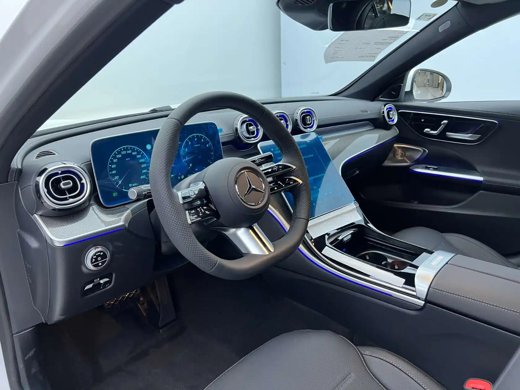 Mercedes-Benz C 260 L, 2026 8