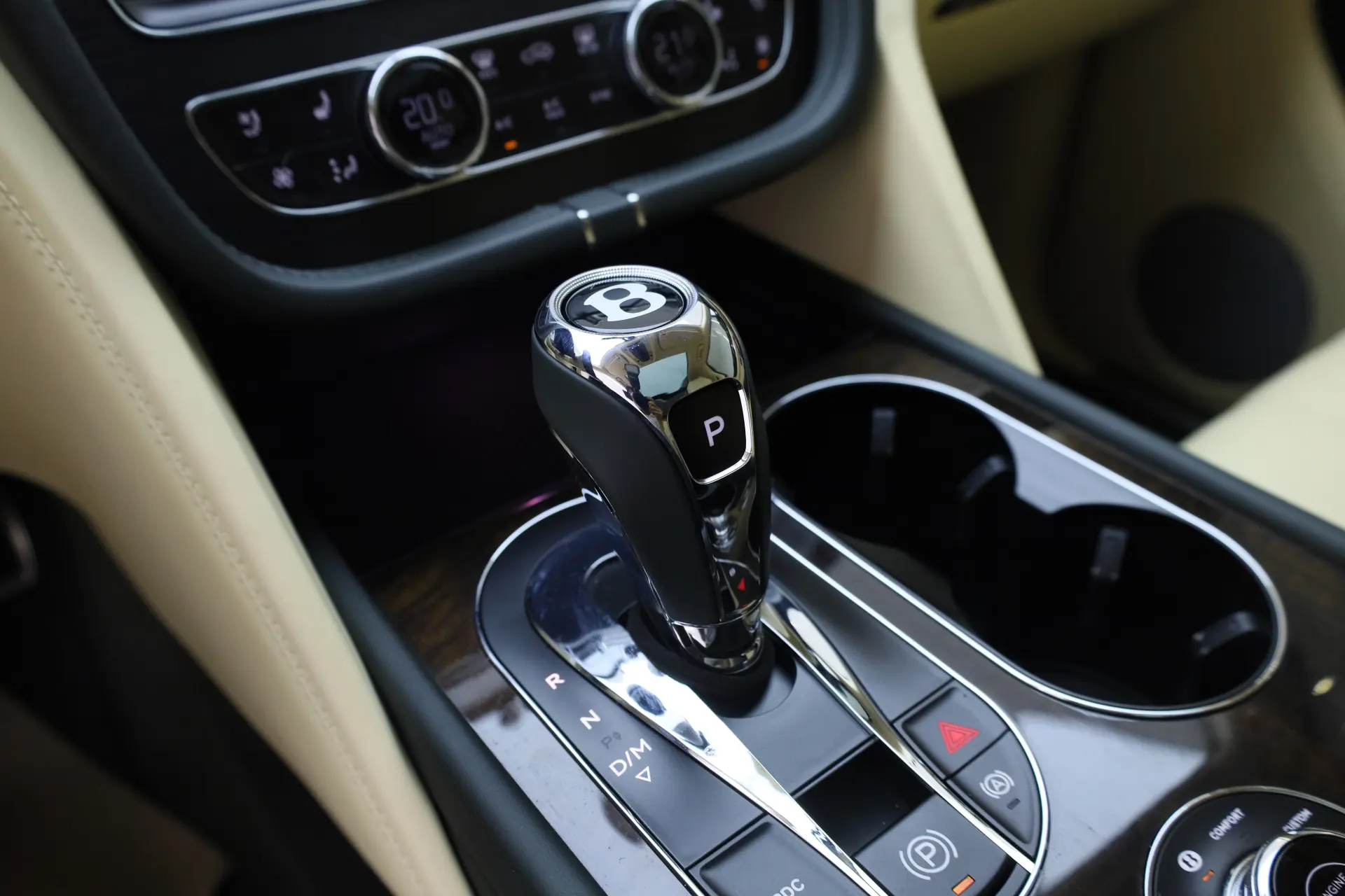 Bentley Bentayga, 2020 21