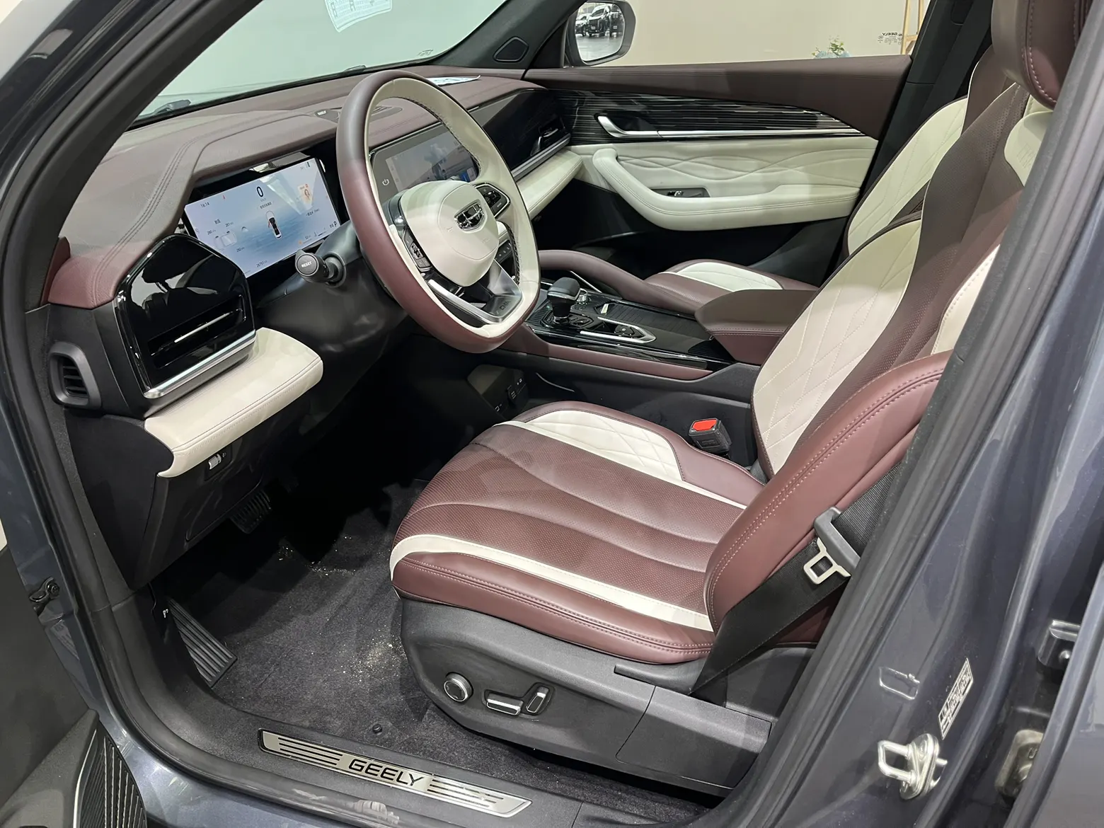 Geely Xingyue L, 2024 13