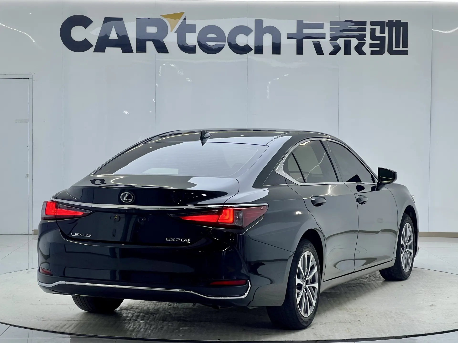 Lexus ES 200, 2022 3