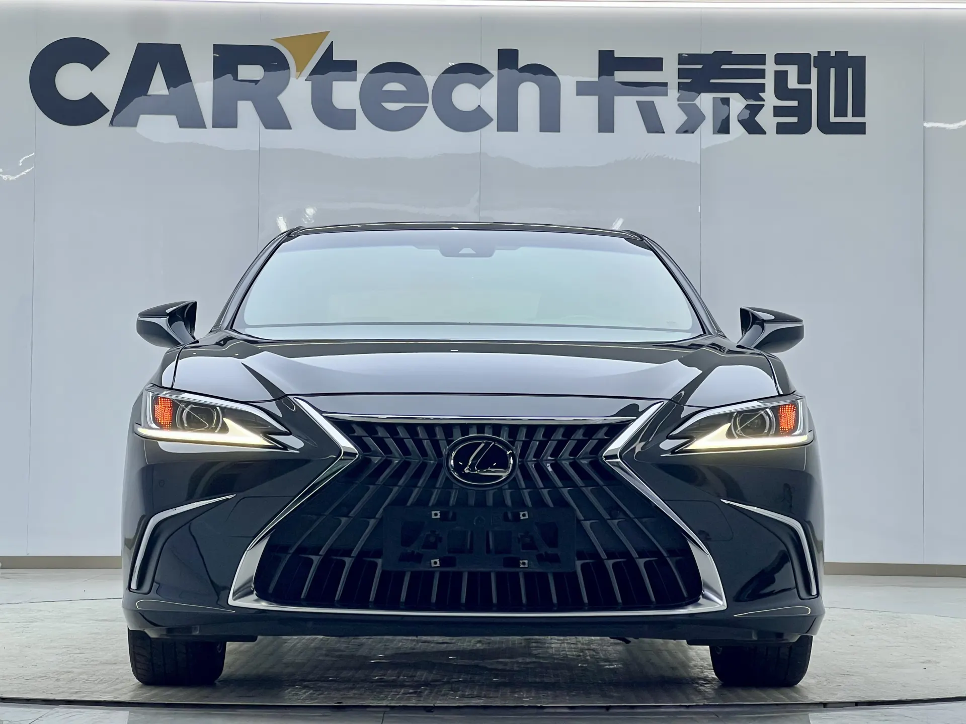 Lexus ES 200, 2022 2