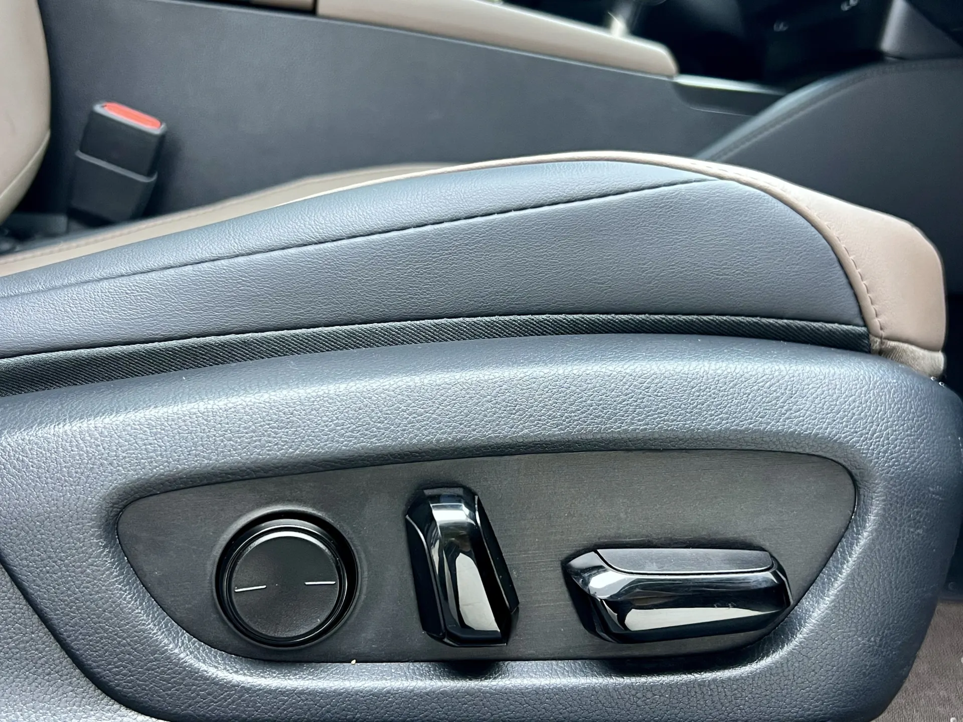Lexus ES 200, 2022 15