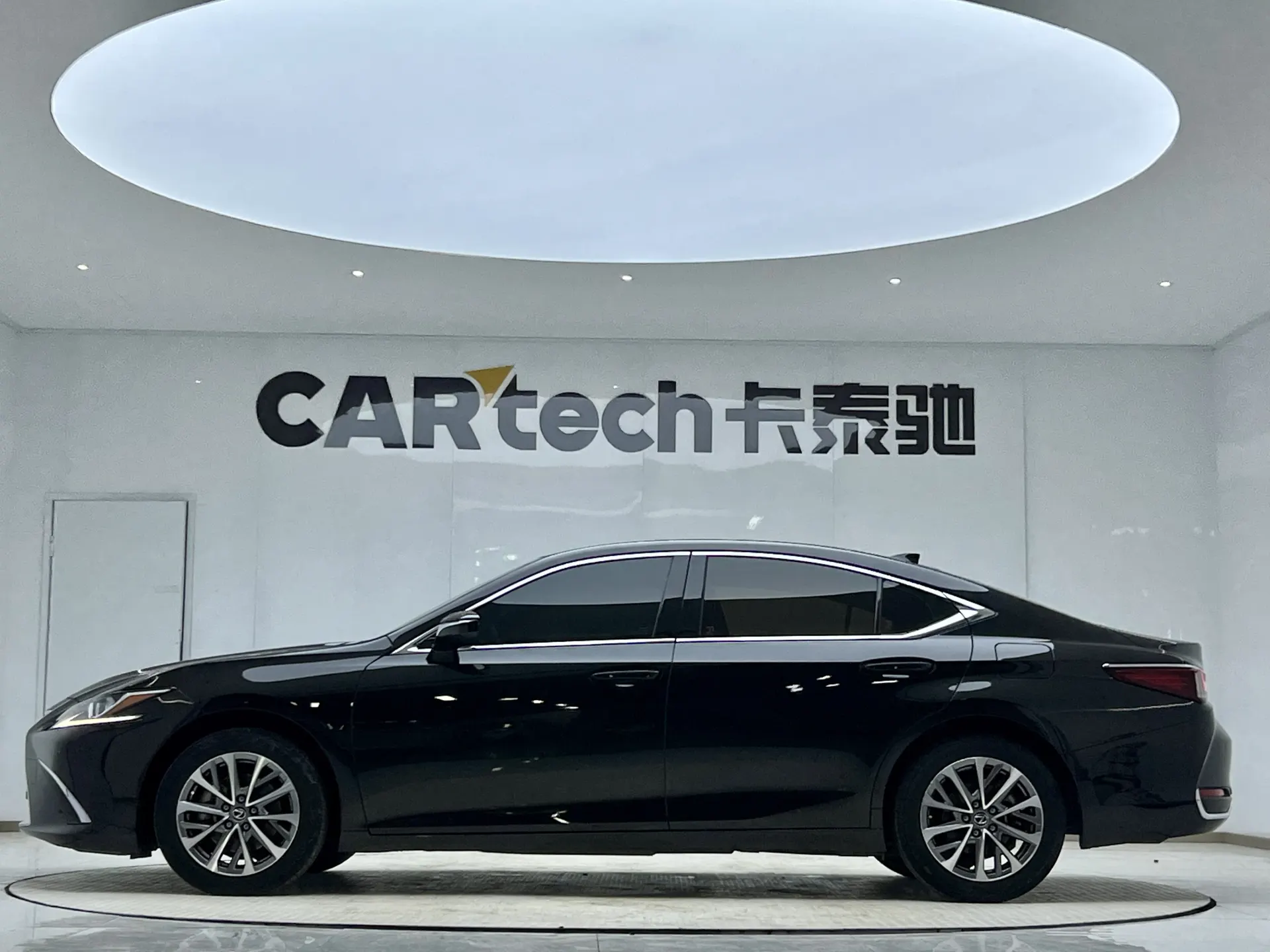 Lexus ES 200, 2022 все фото