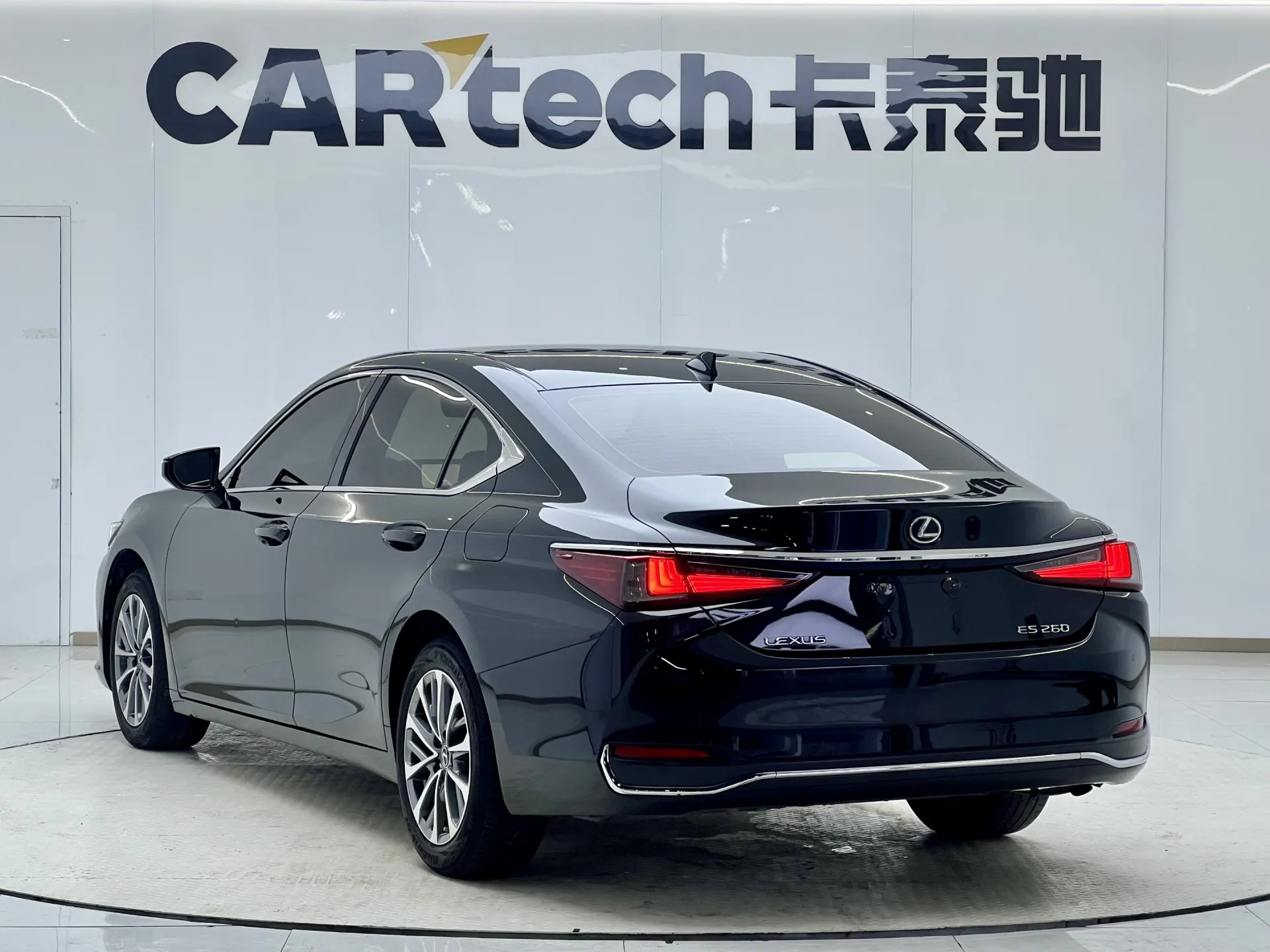 Lexus ES 200, 2022 6