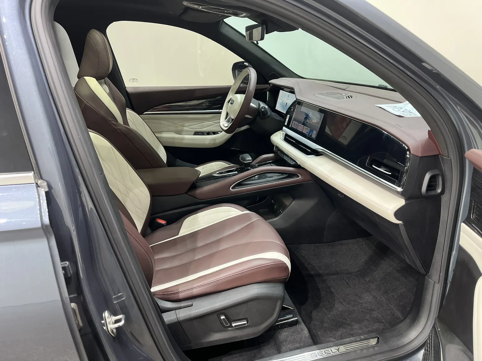 Geely Xingyue L, 2024 14