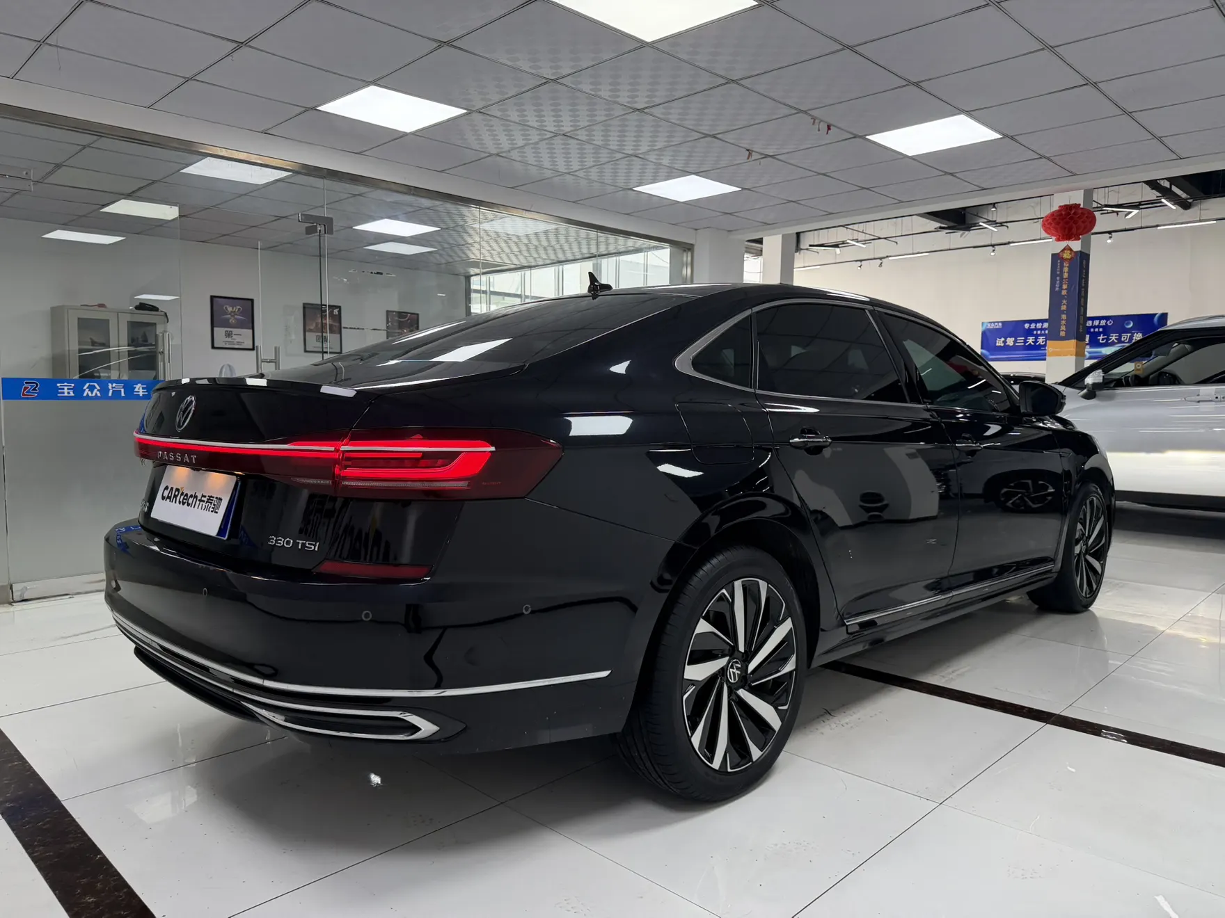 Volkswagen Passat, 2023 16