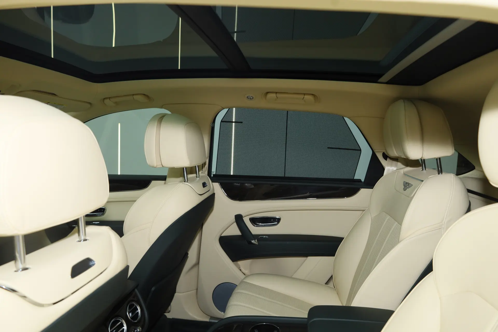 Bentley Bentayga, 2020 25
