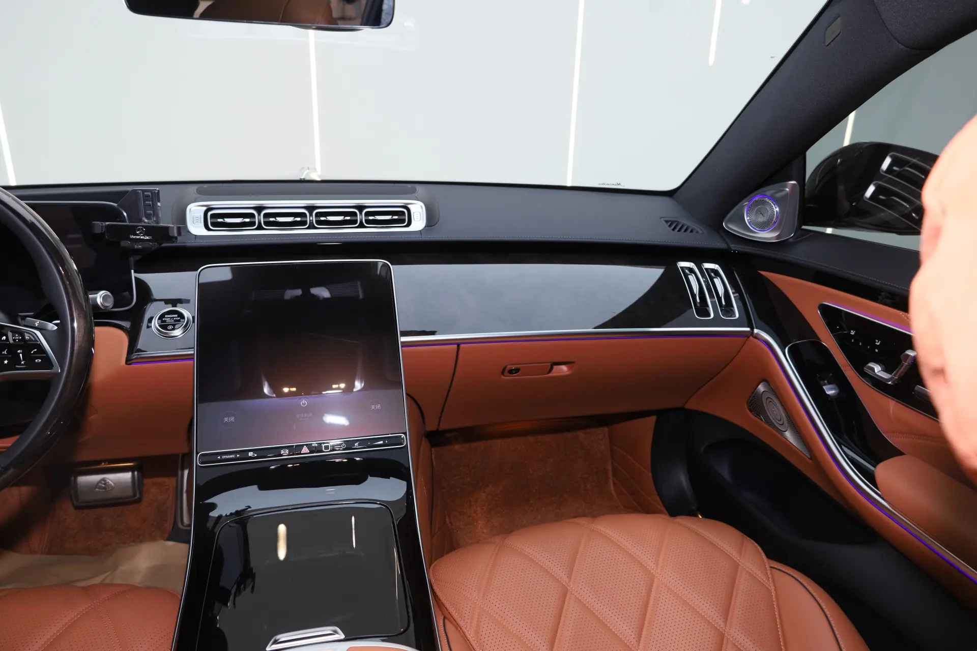Mercedes-Benz S 480 4MATIC, 2025 15