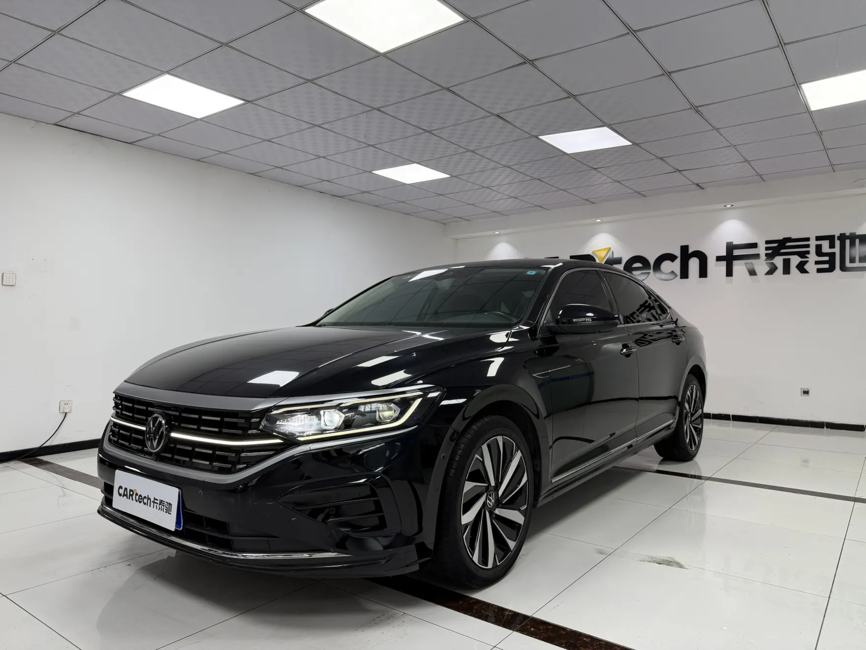 Volkswagen Passat, 2023 15