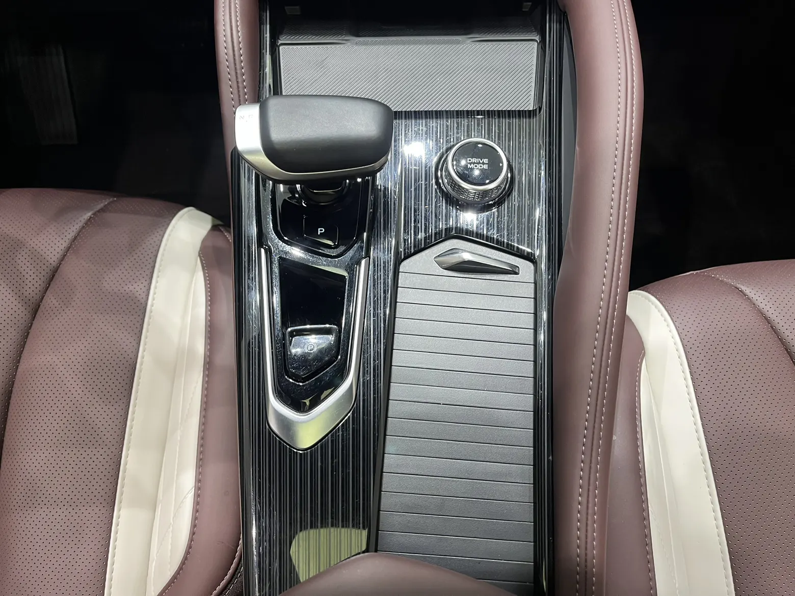 Geely Xingyue L, 2024 16