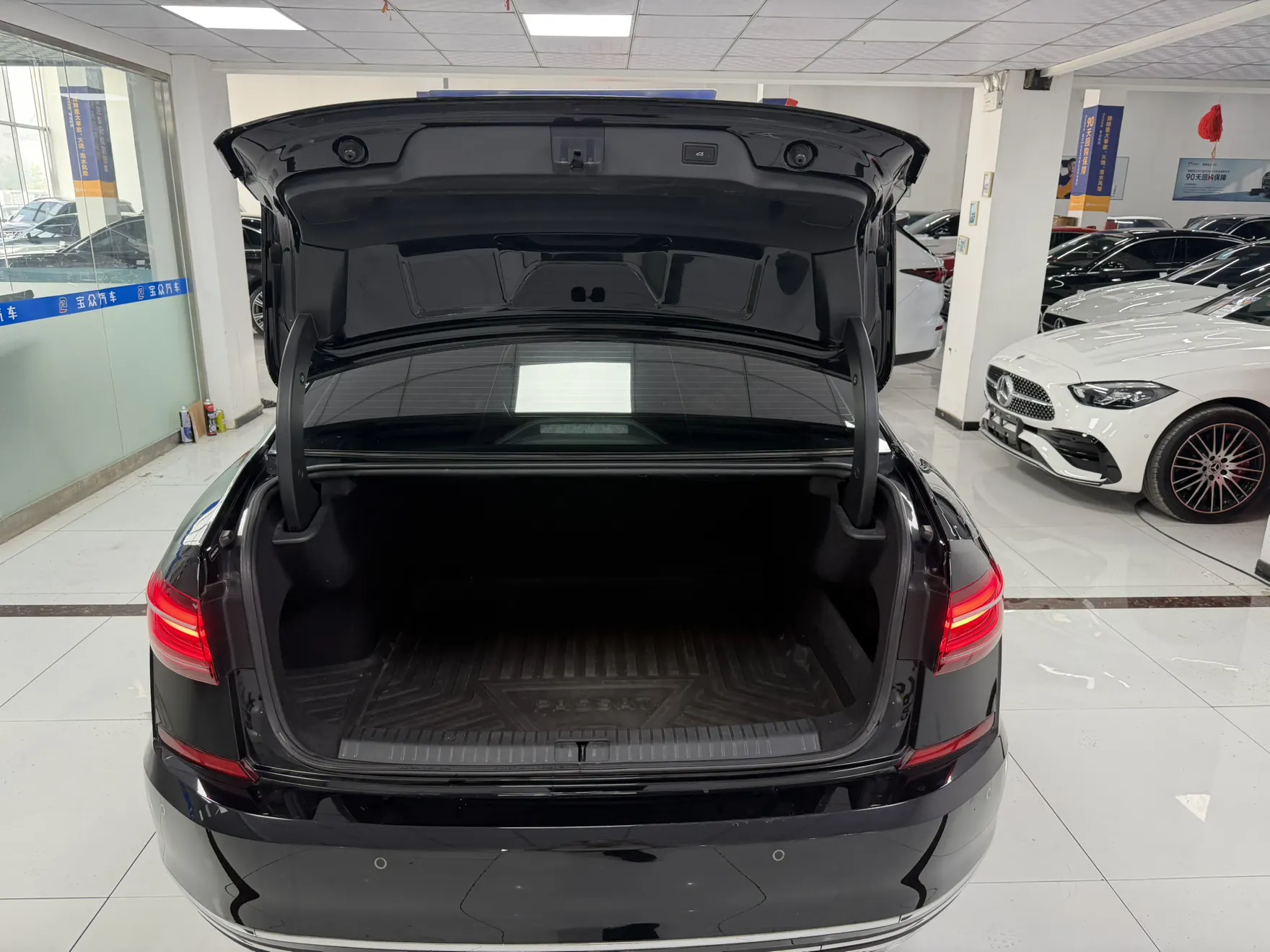 Volkswagen Passat, 2023 9