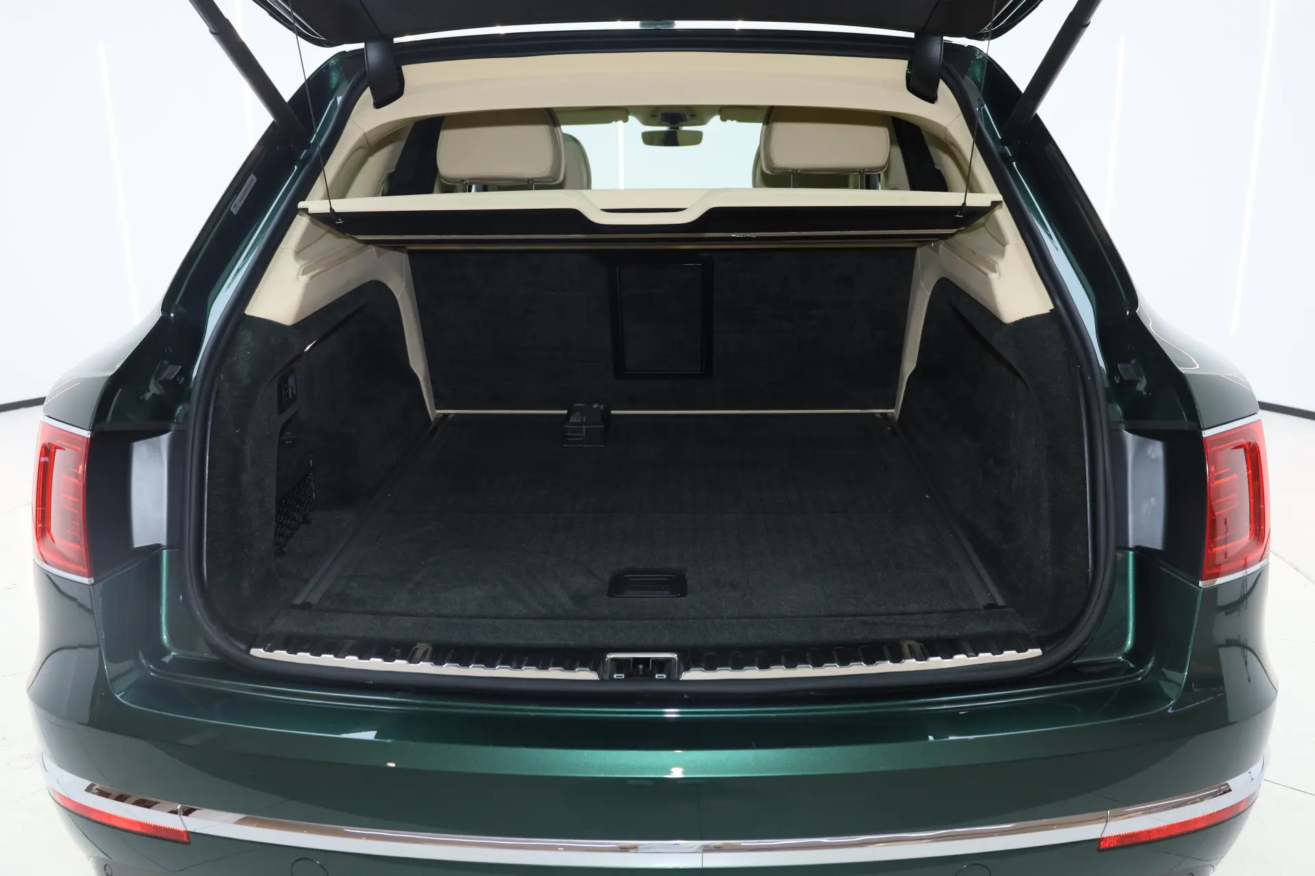 Bentley Bentayga, 2020 13