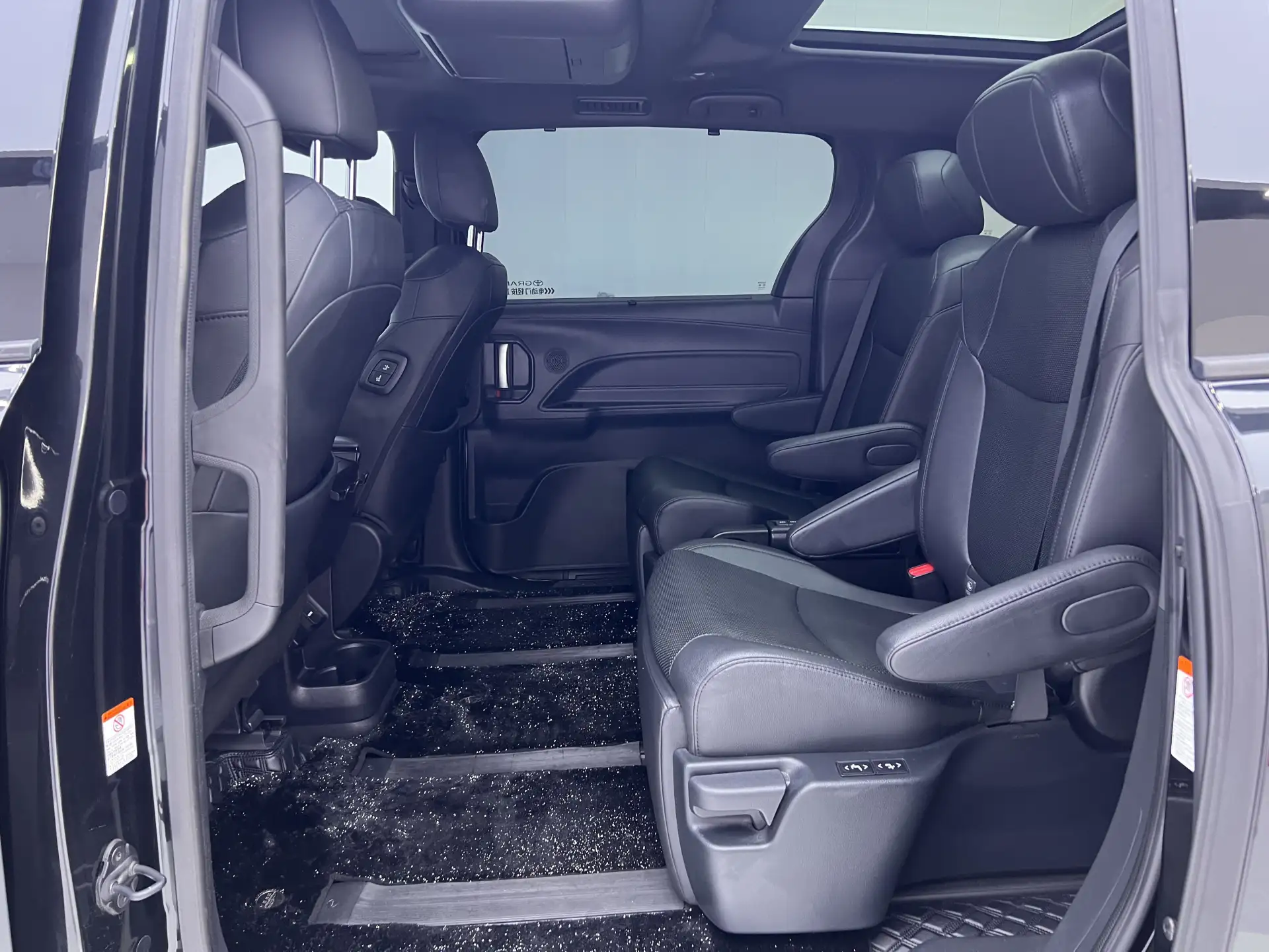 Toyota Granvia, 2023 23
