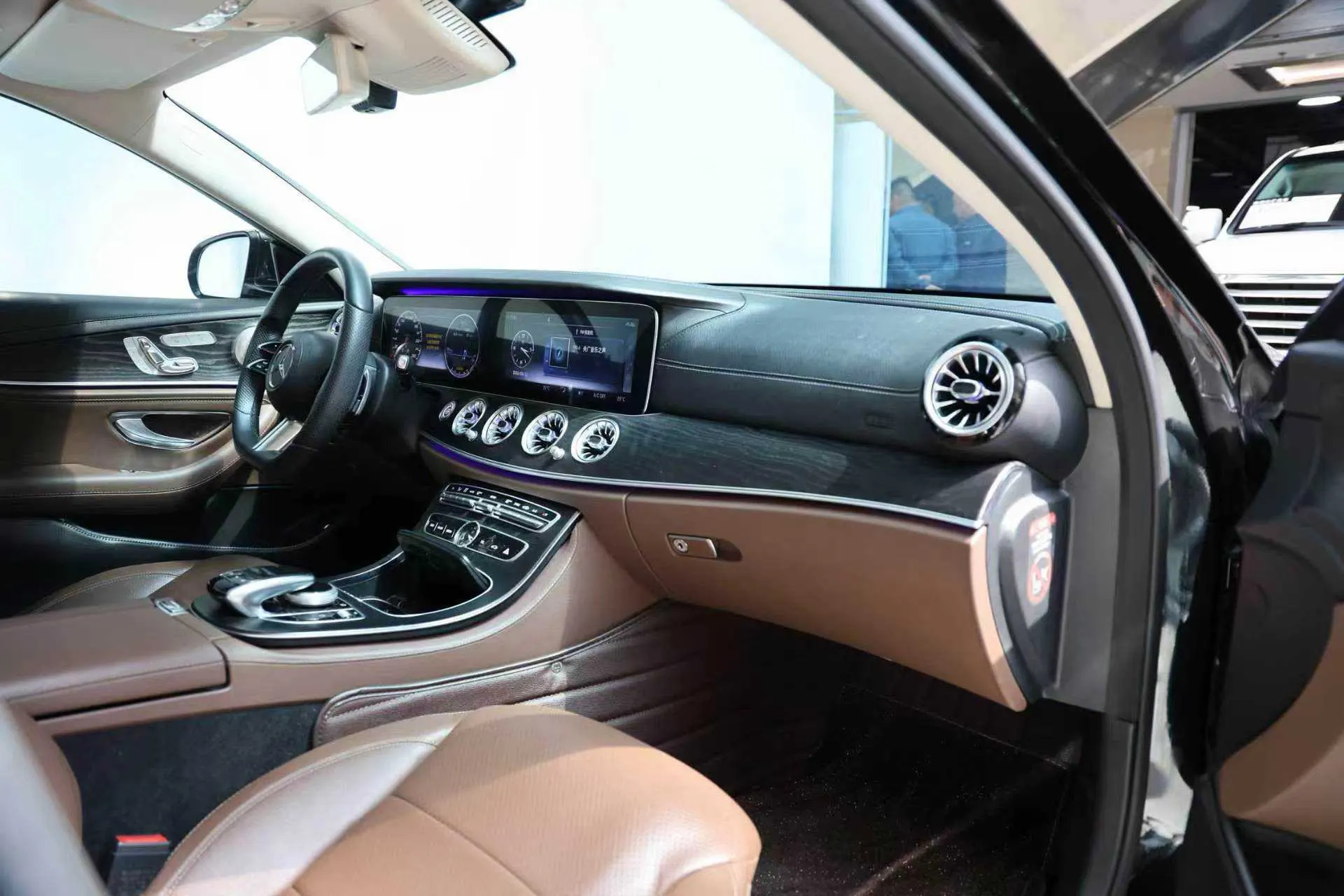 Mercedes-Benz E 300 L, 2017 11