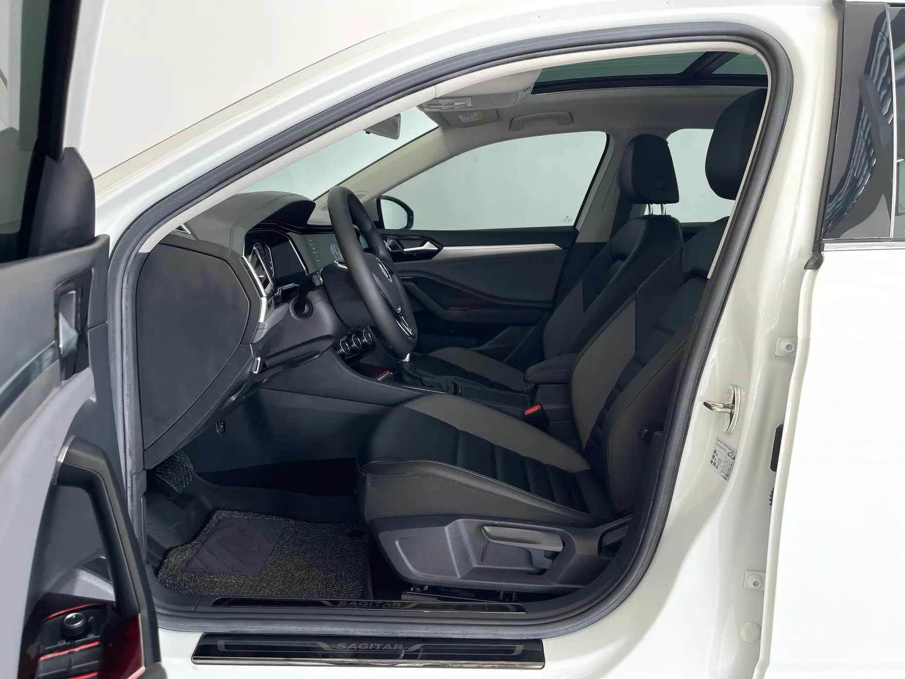 Volkswagen Sagitar, 2022 12
