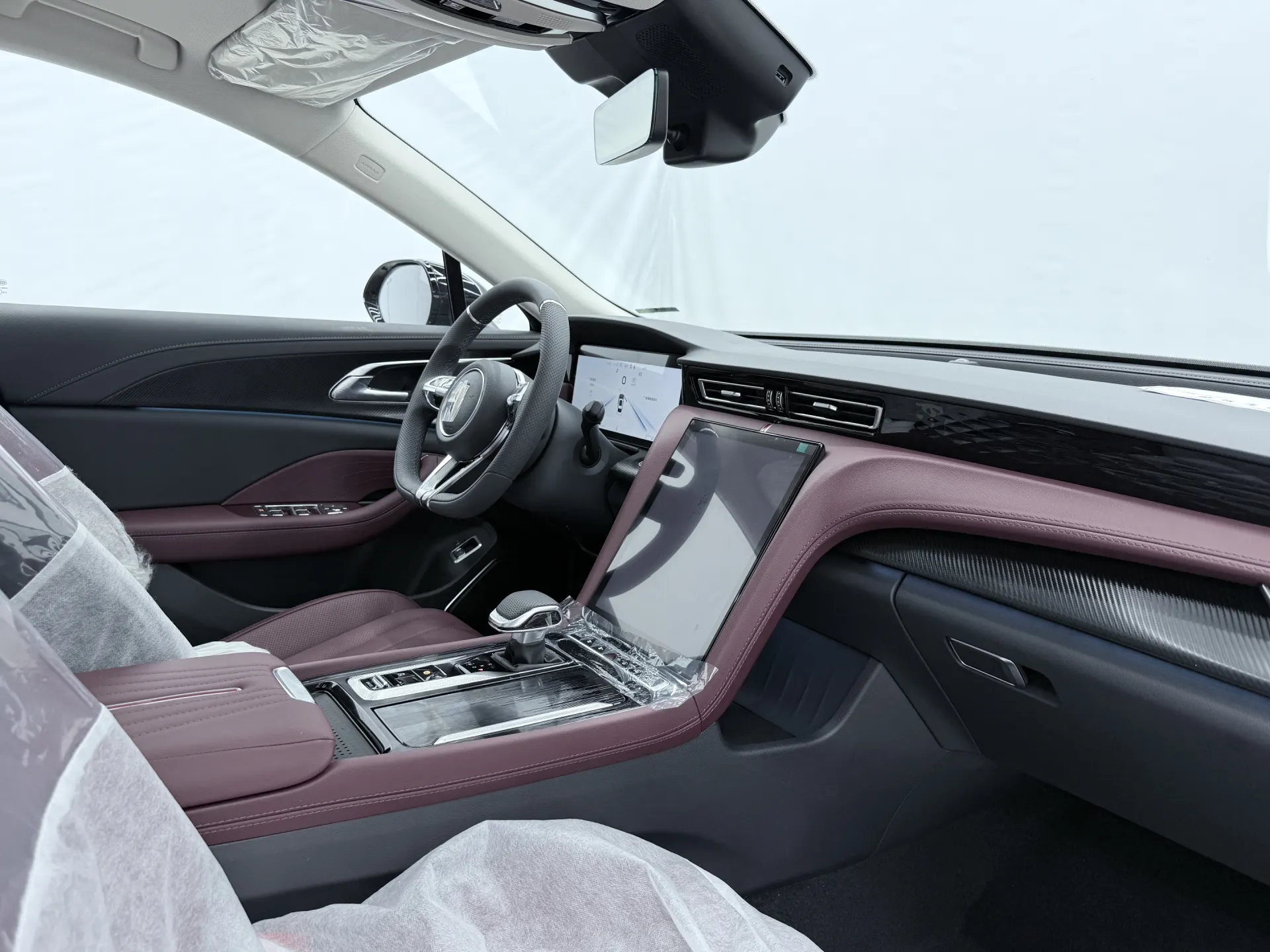 Hongqi H5, 2026 16