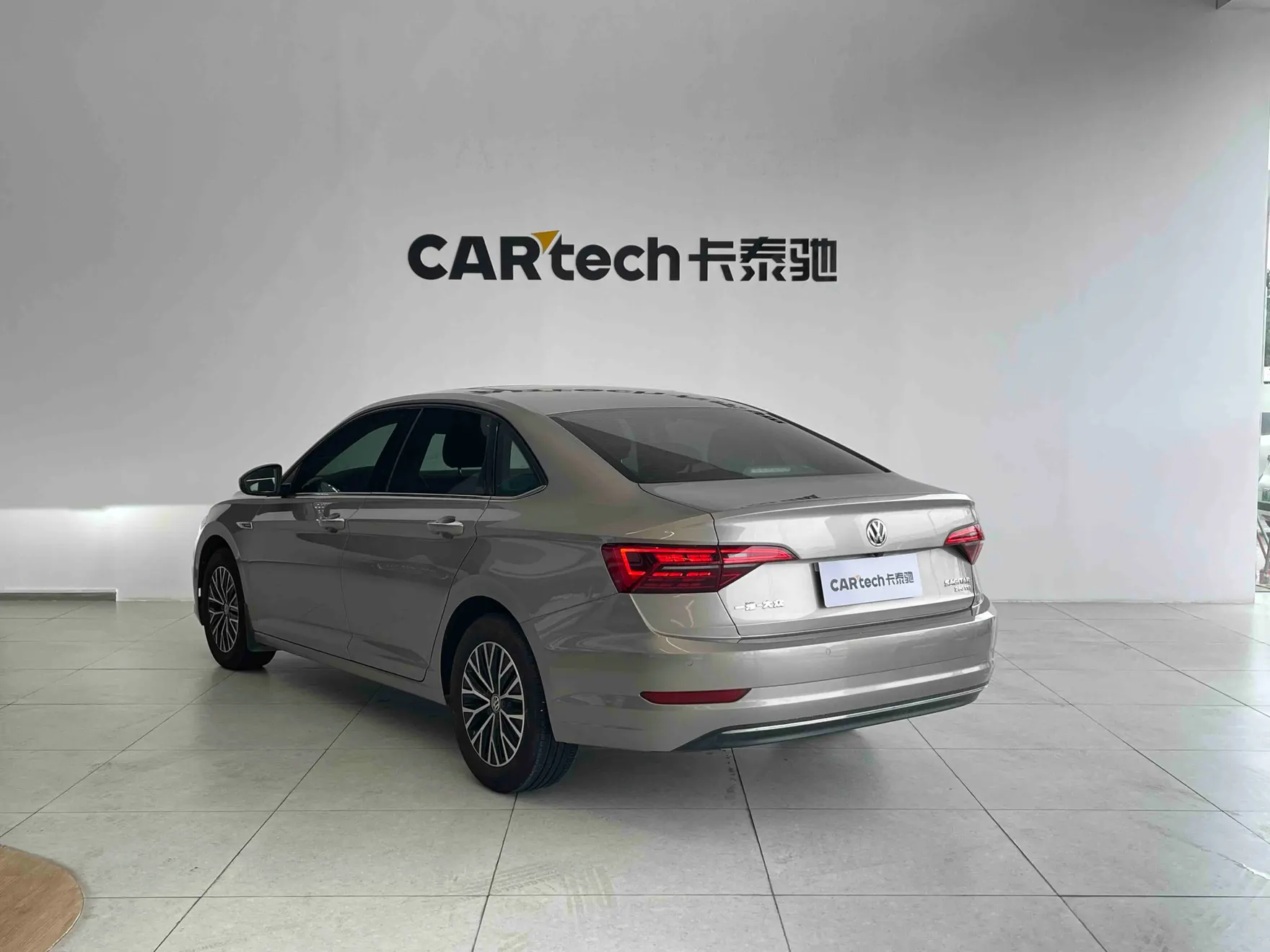 Volkswagen Sagitar, 2020 7