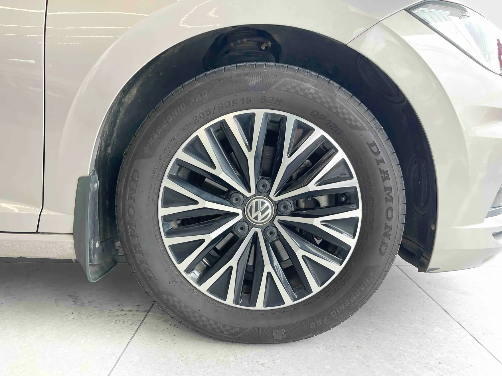 Volkswagen Sagitar, 2020 8