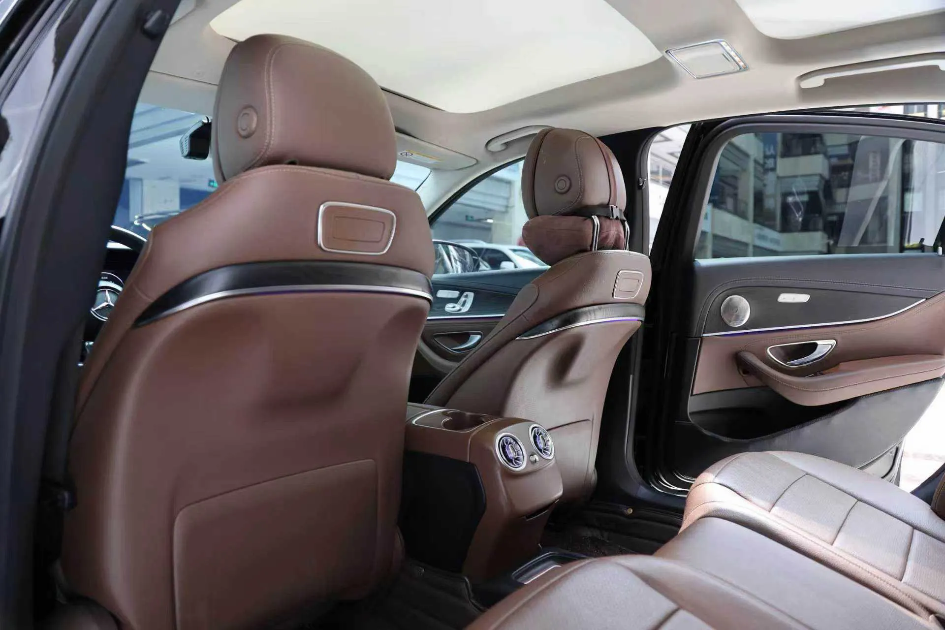 Mercedes-Benz E 300 L, 2017 13