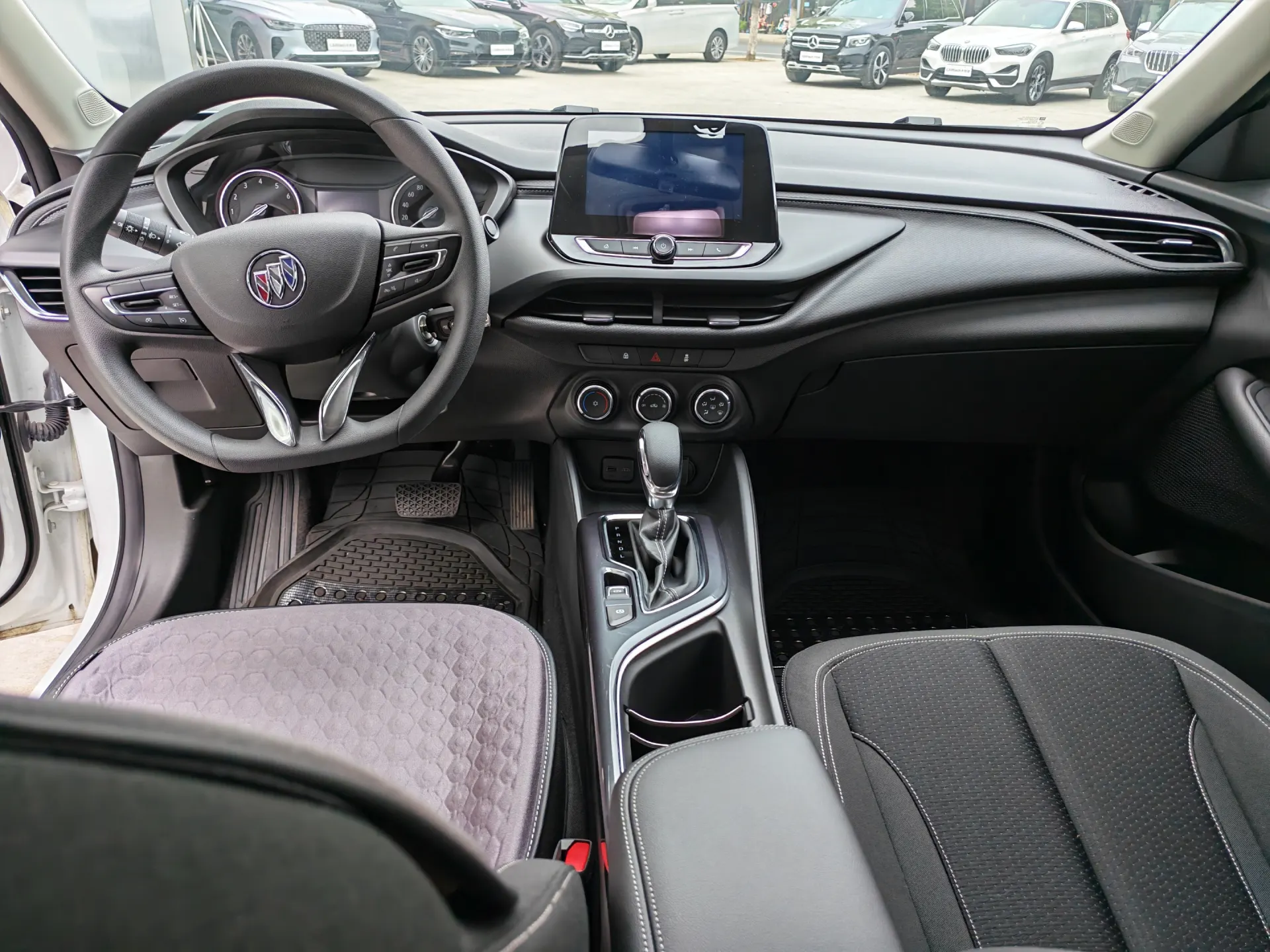 Buick Verano, 2022 8