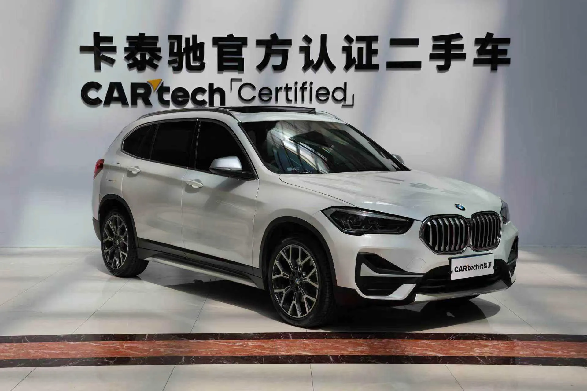 BMW X1, 2022 все фото
